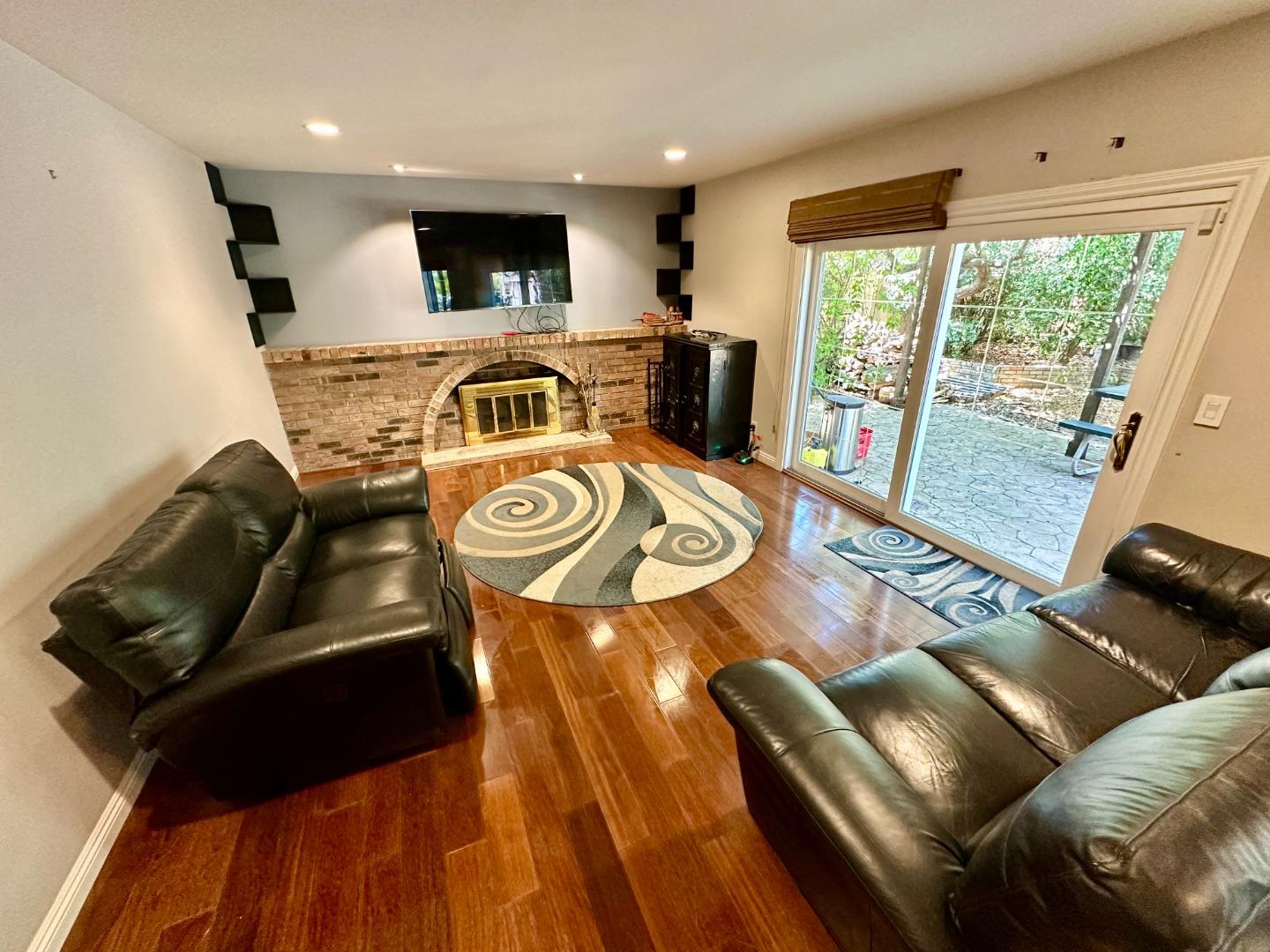 Detail Gallery Image 4 of 19 For 213 Purple Glen Dr, San Jose,  CA 95119 - 5 Beds | 3 Baths
