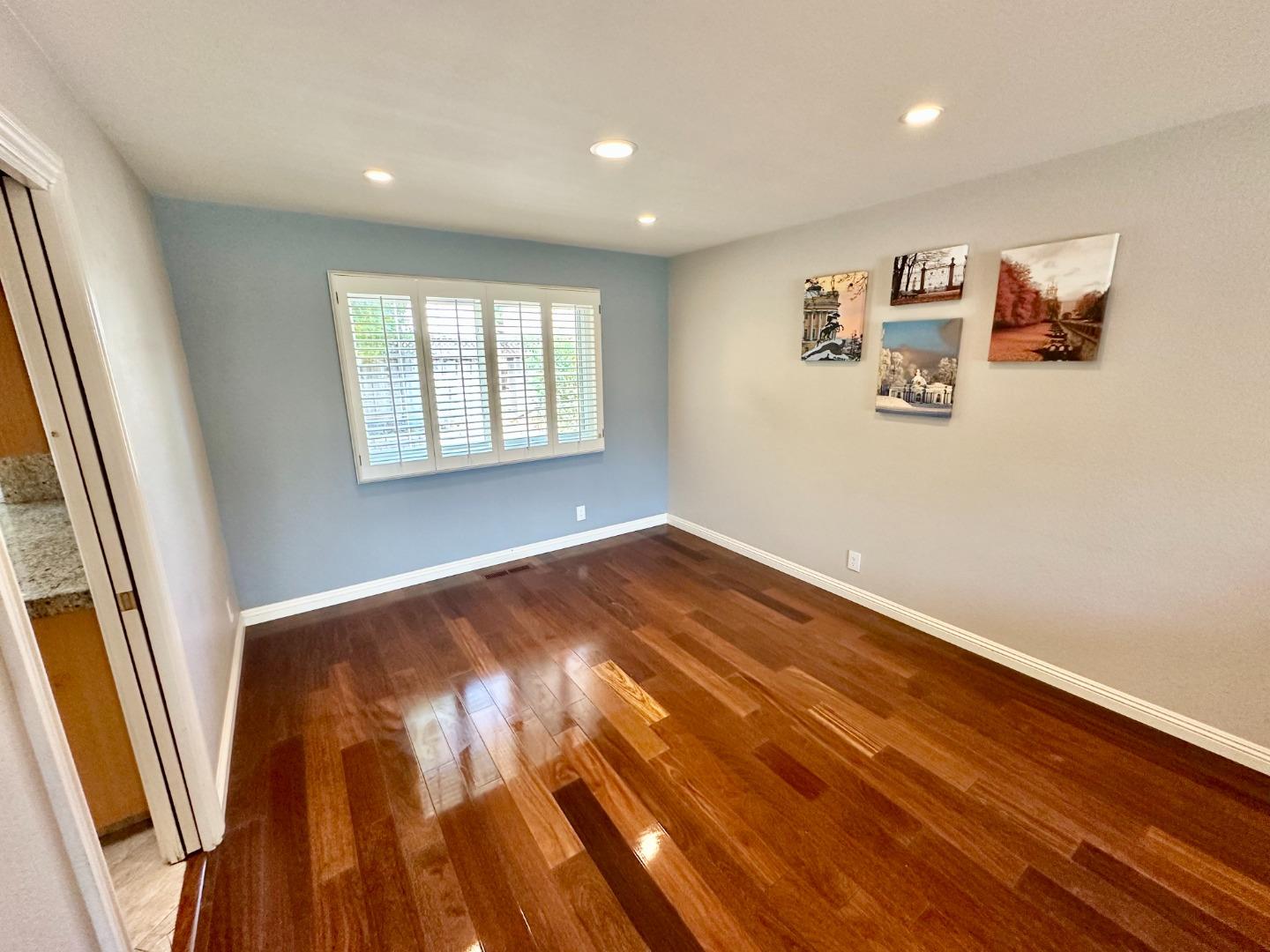 Detail Gallery Image 7 of 19 For 213 Purple Glen Dr, San Jose,  CA 95119 - 5 Beds | 3 Baths