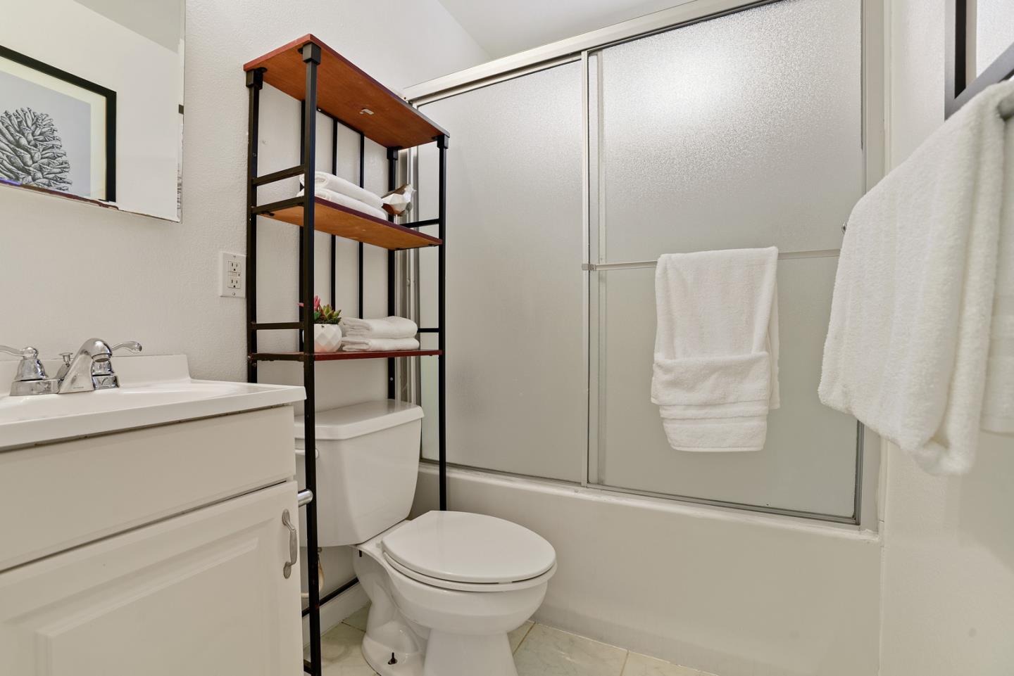Detail Gallery Image 7 of 12 For 39947 Michelle St, Fremont,  CA 94538 - 3 Beds | 1 Baths