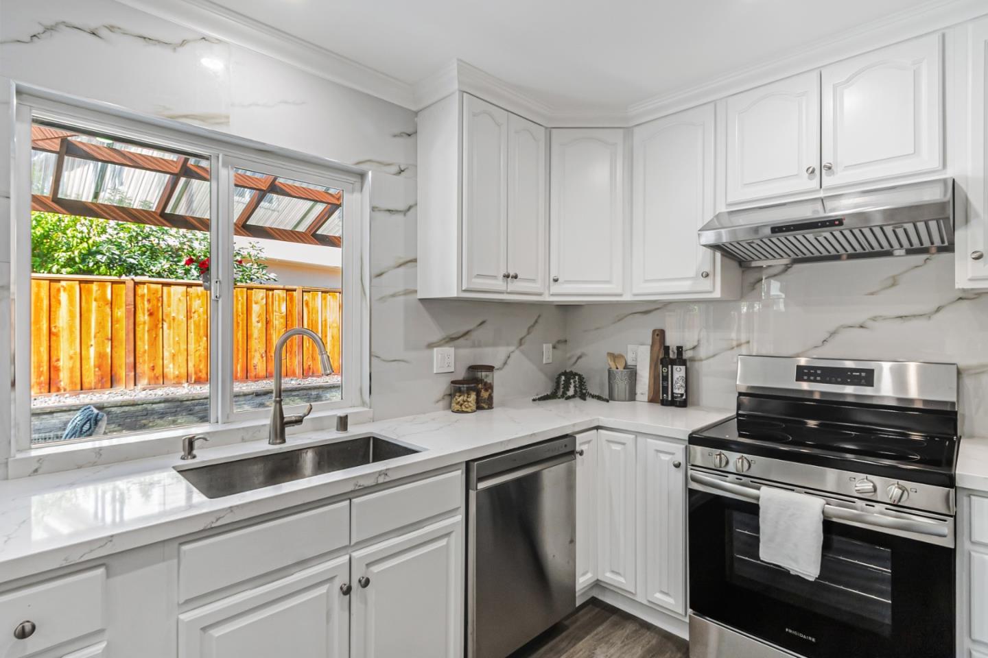 Detail Gallery Image 13 of 42 For 3854 Deans Place Way, San Jose,  CA 95121 - 5 Beds | 3 Baths