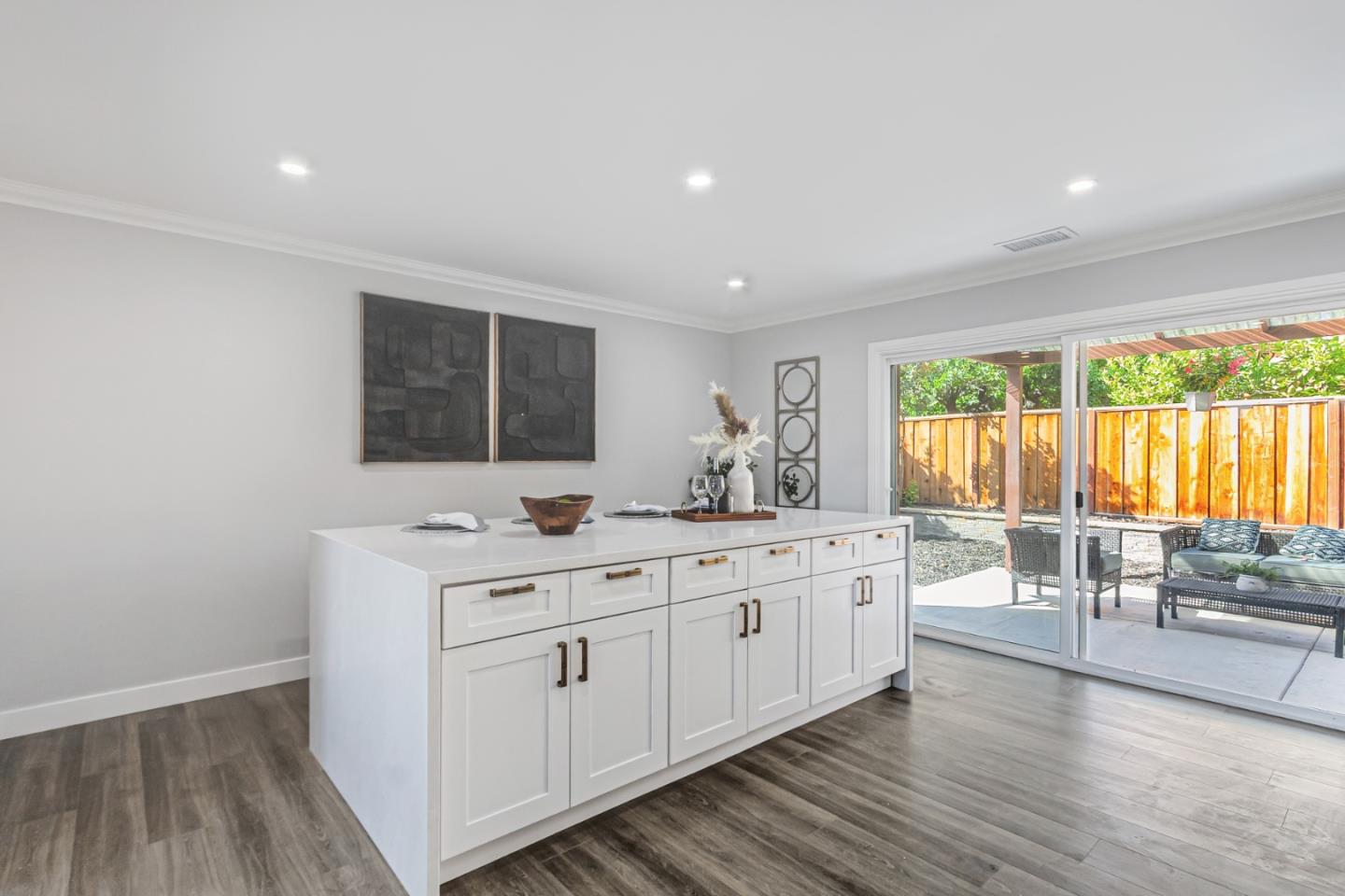 Detail Gallery Image 8 of 42 For 3854 Deans Place Way, San Jose,  CA 95121 - 5 Beds | 3 Baths