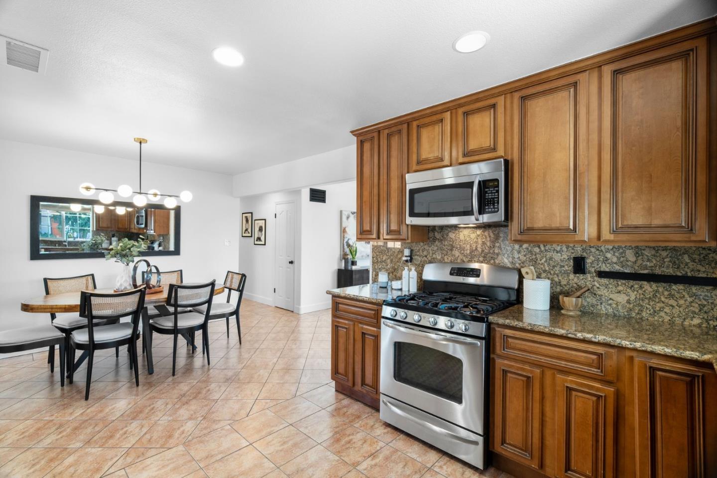 Detail Gallery Image 20 of 42 For 3006 Warrington Ave, San Jose,  CA 95127 - 3 Beds | 2 Baths