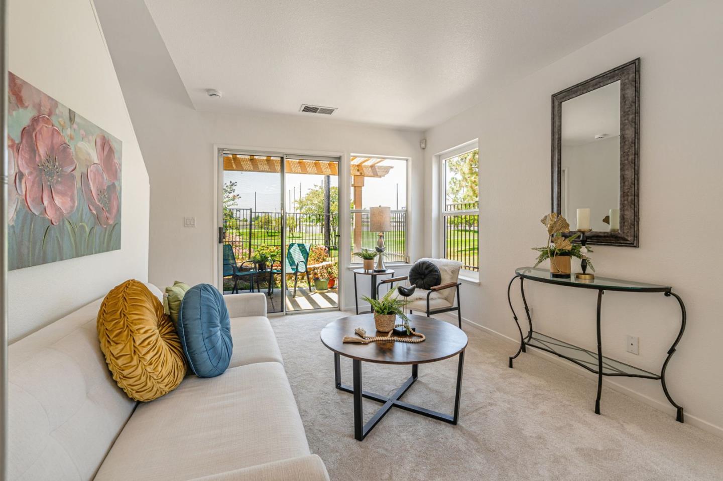 Detail Gallery Image 5 of 46 For 1517 Hermocilla Way, San Jose,  CA 95116 - 3 Beds | 2/1 Baths