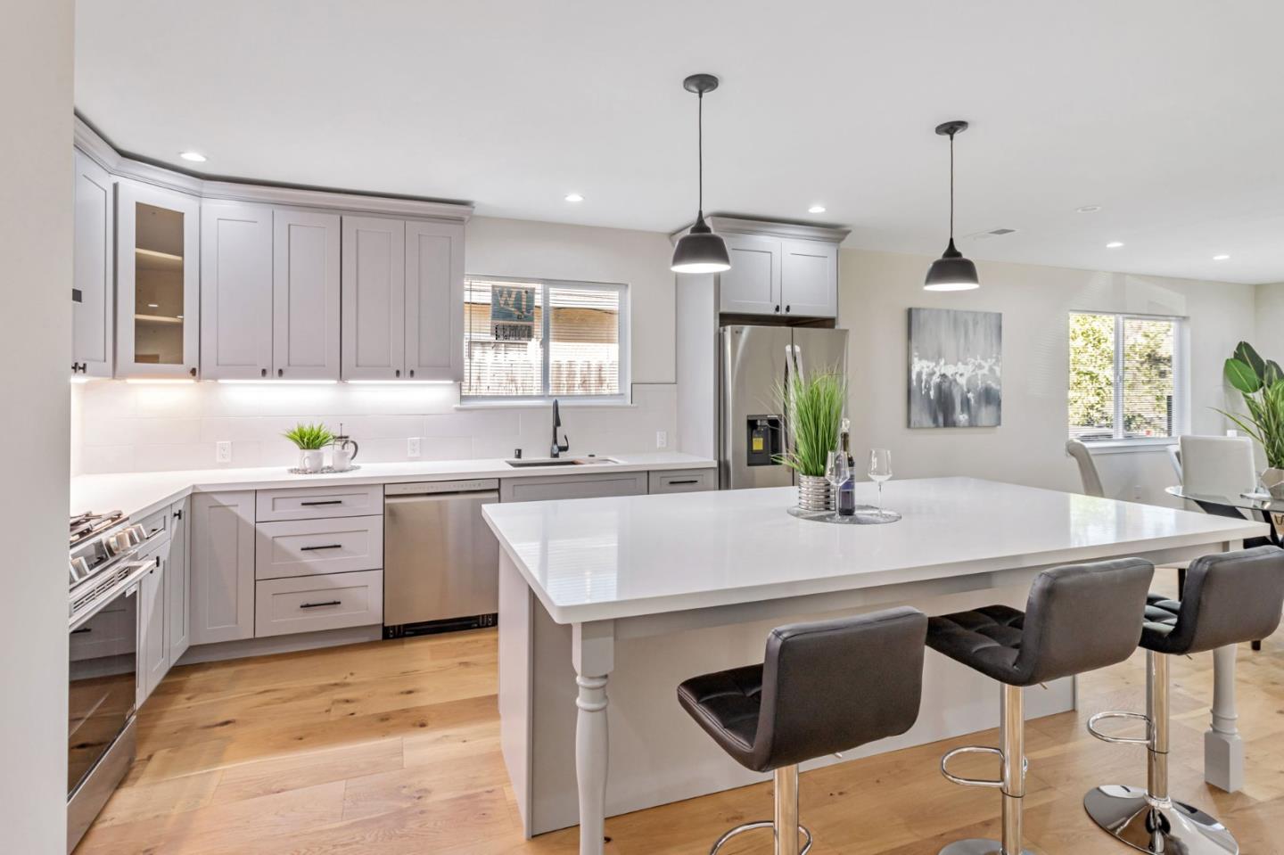 Detail Gallery Image 11 of 54 For 1372 Davis St, San Jose,  CA 95126 - 4 Beds | 2 Baths