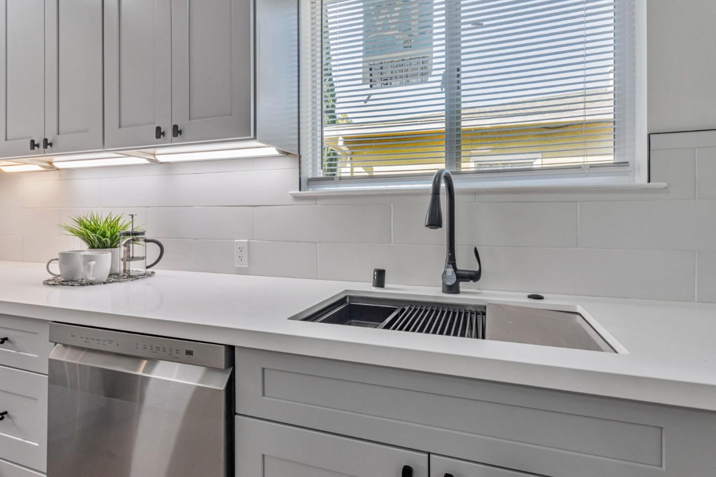 Detail Gallery Image 15 of 54 For 1372 Davis St, San Jose,  CA 95126 - 4 Beds | 2 Baths