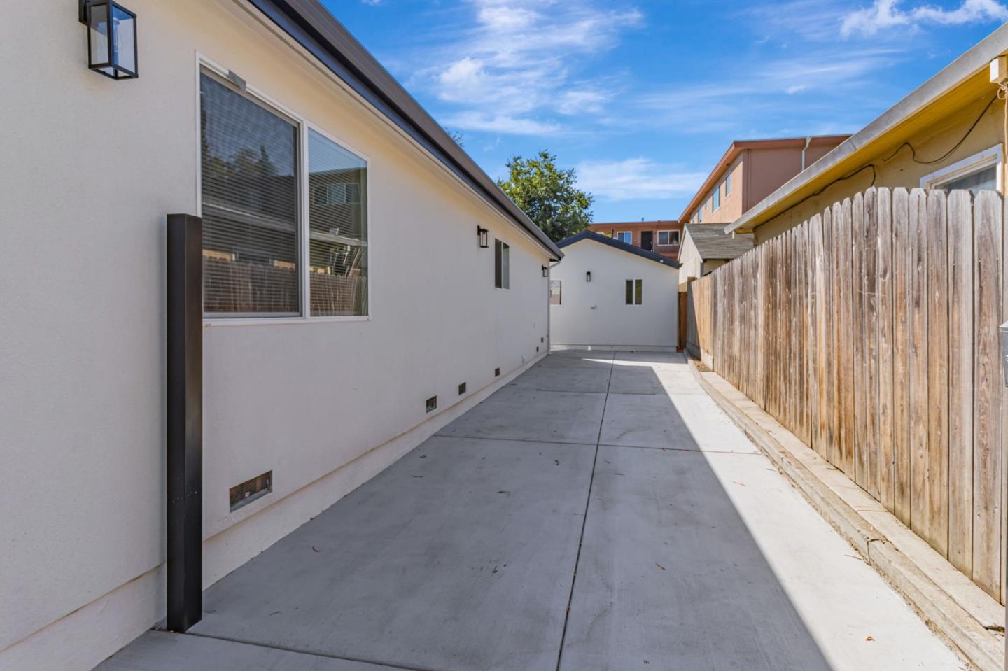 Detail Gallery Image 35 of 54 For 1372 Davis St, San Jose,  CA 95126 - 4 Beds | 2 Baths