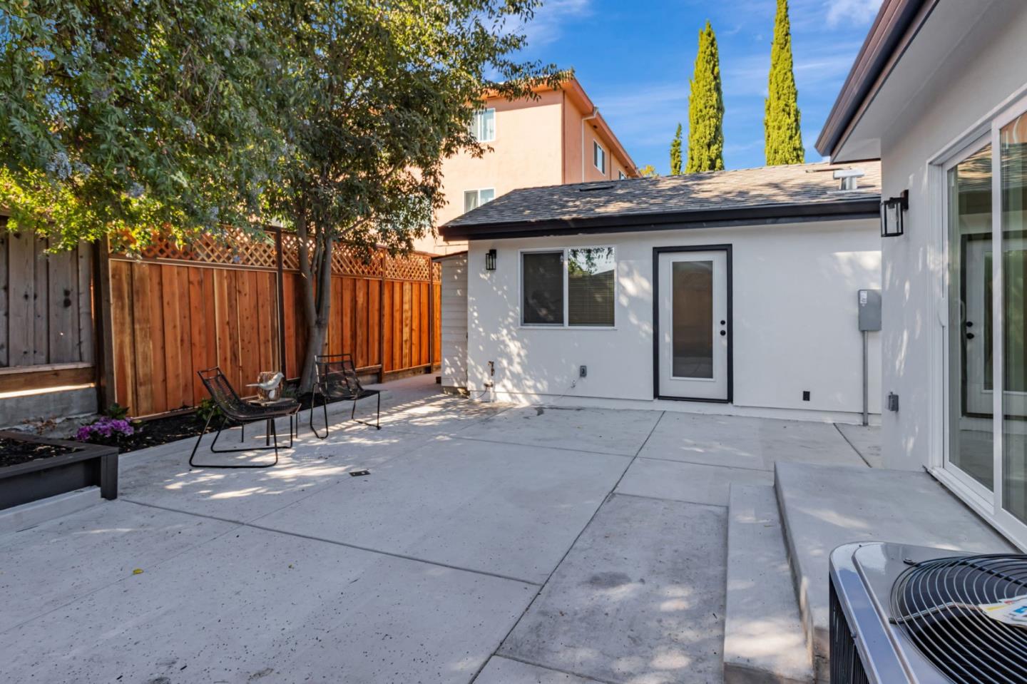Detail Gallery Image 40 of 54 For 1372 Davis St, San Jose,  CA 95126 - 4 Beds | 2 Baths