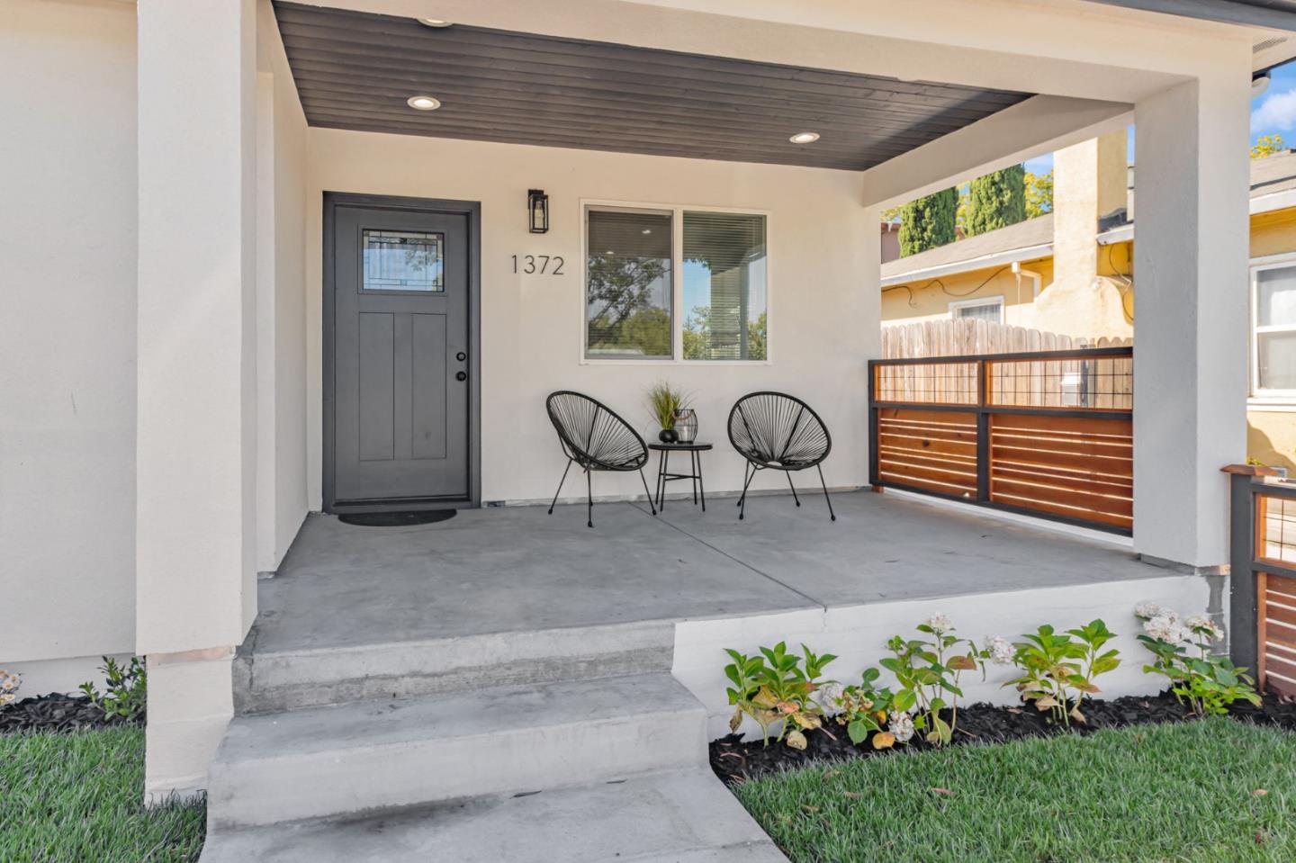 Detail Gallery Image 5 of 54 For 1372 Davis St, San Jose,  CA 95126 - 4 Beds | 2 Baths