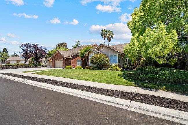 Detail Gallery Image 3 of 79 For 120 Tierra Del Sol, Hollister,  CA 95023 - 4 Beds | 3/1 Baths