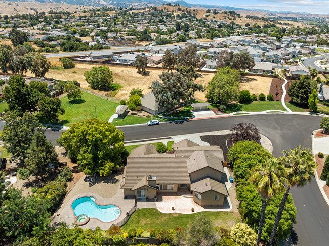 Detail Gallery Image 75 of 79 For 120 Tierra Del Sol, Hollister,  CA 95023 - 4 Beds | 3/1 Baths