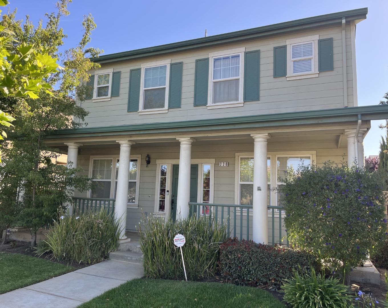 Detail Gallery Image 1 of 3 For 220 Alves Ln, Greenfield,  CA 93927 - 4 Beds | 2/1 Baths