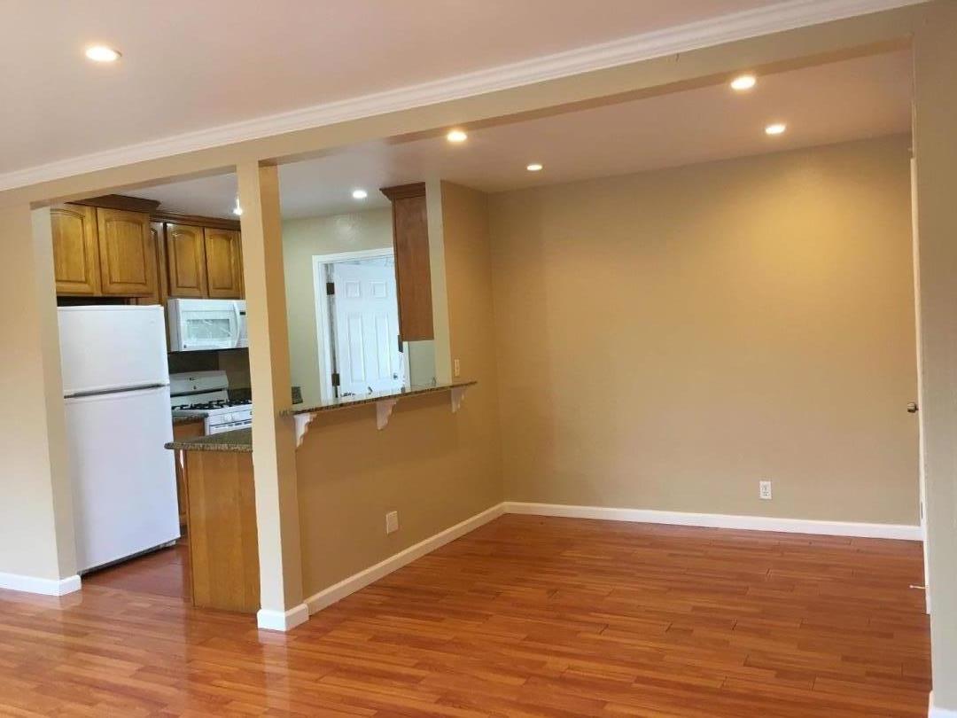 Detail Gallery Image 2 of 18 For 450 S Buena Vista Ave, San Jose,  CA 95126 - 3 Beds | 2 Baths