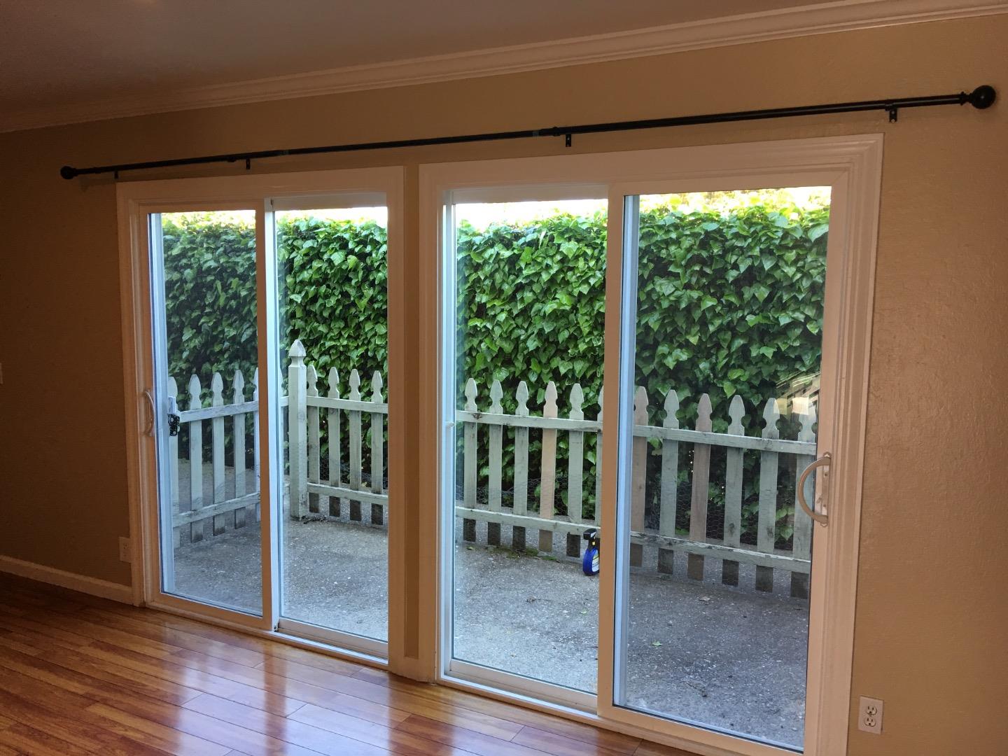 Detail Gallery Image 5 of 18 For 450 S Buena Vista Ave, San Jose,  CA 95126 - 3 Beds | 2 Baths