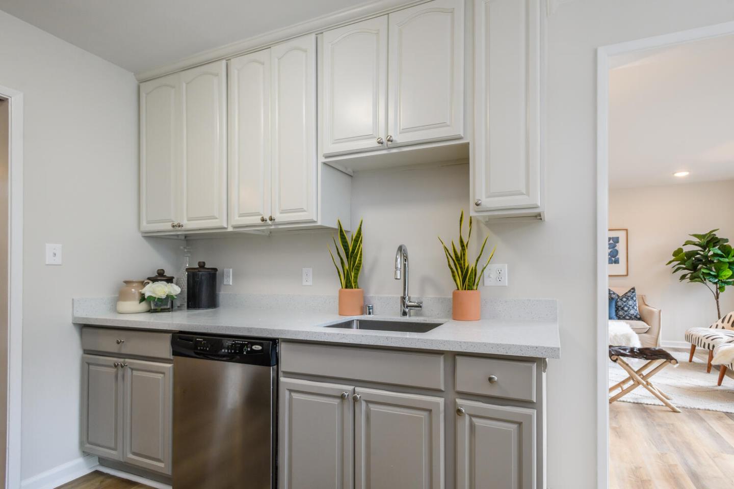 Detail Gallery Image 9 of 22 For 2302 Carlmont Dr, Belmont,  CA 94002 - – Beds | – Baths
