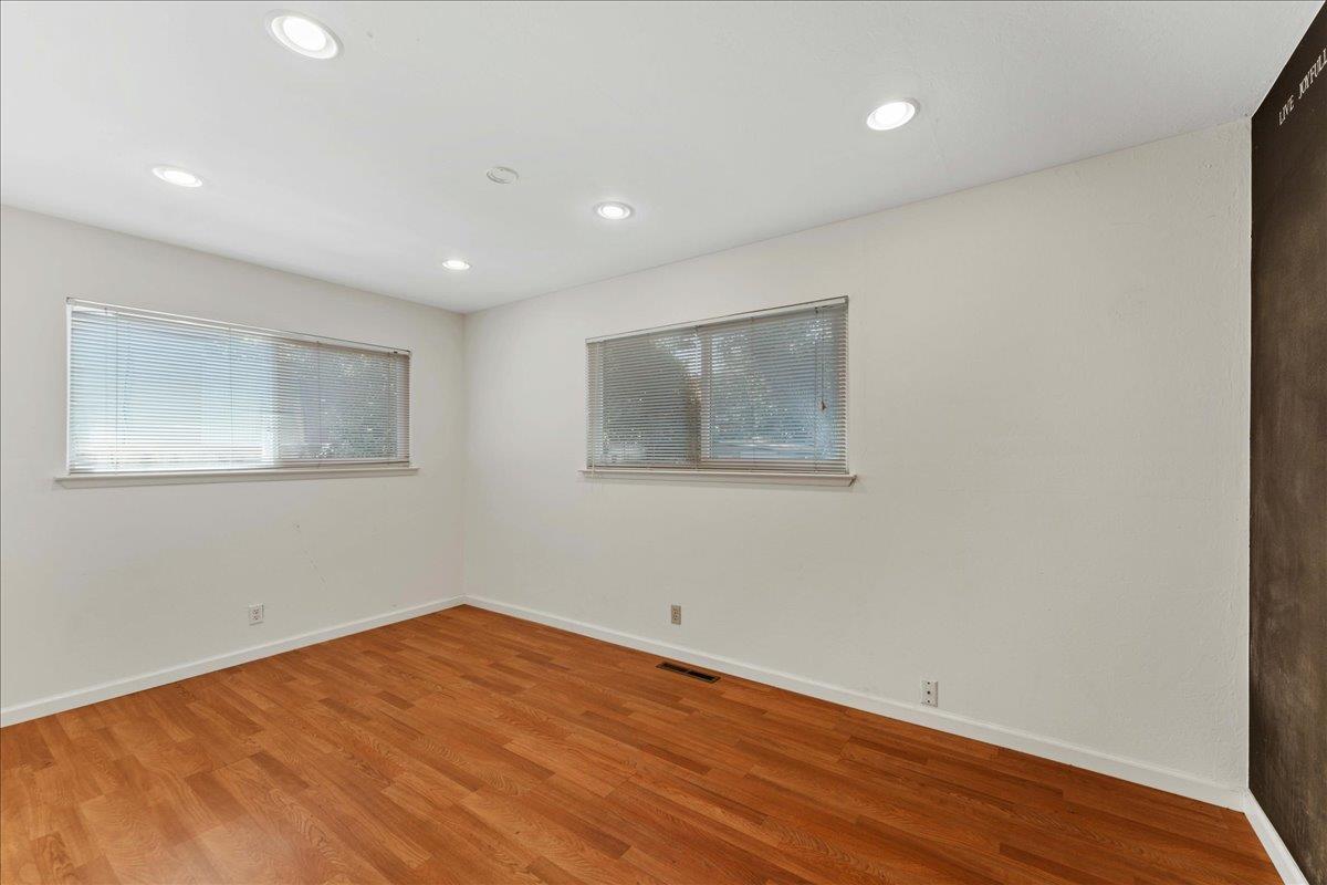 Detail Gallery Image 12 of 15 For 1159 Topaz Ave, San Jose,  CA 95117 - 3 Beds | 2 Baths