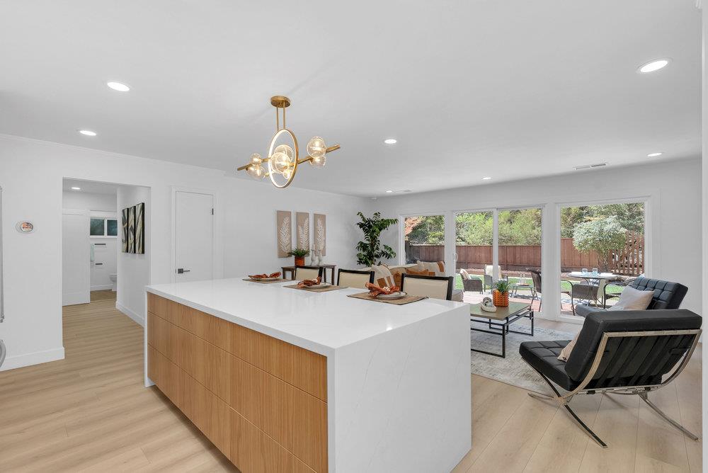 Detail Gallery Image 10 of 49 For 3431 Fleetwood Dr, San Bruno,  CA 94066 - 3 Beds | 2 Baths