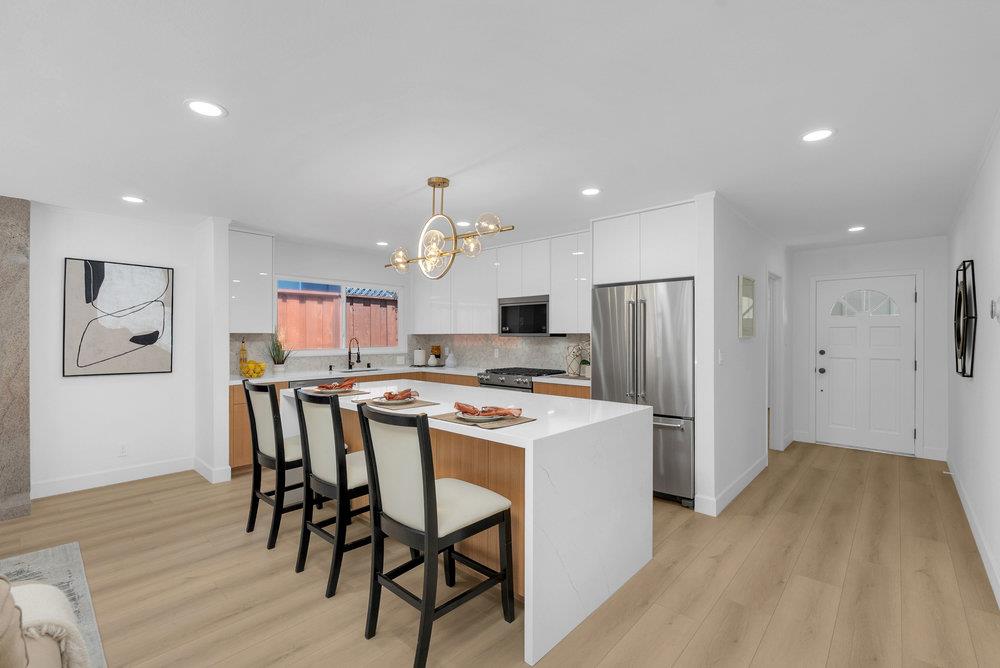 Detail Gallery Image 13 of 49 For 3431 Fleetwood Dr, San Bruno,  CA 94066 - 3 Beds | 2 Baths