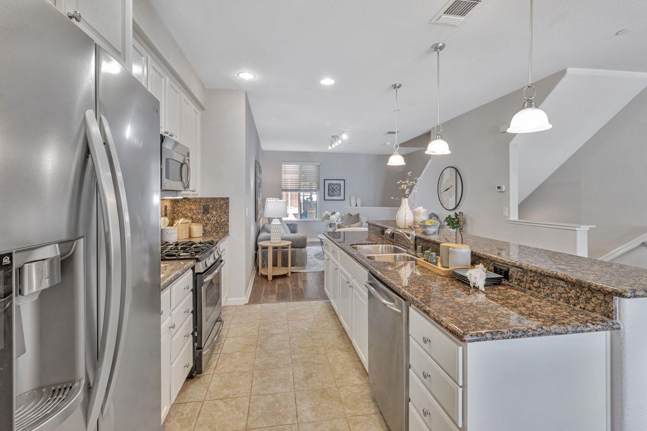 Detail Gallery Image 12 of 31 For 907 Rancho Pl, San Jose,  CA 95126 - 2 Beds | 2/1 Baths