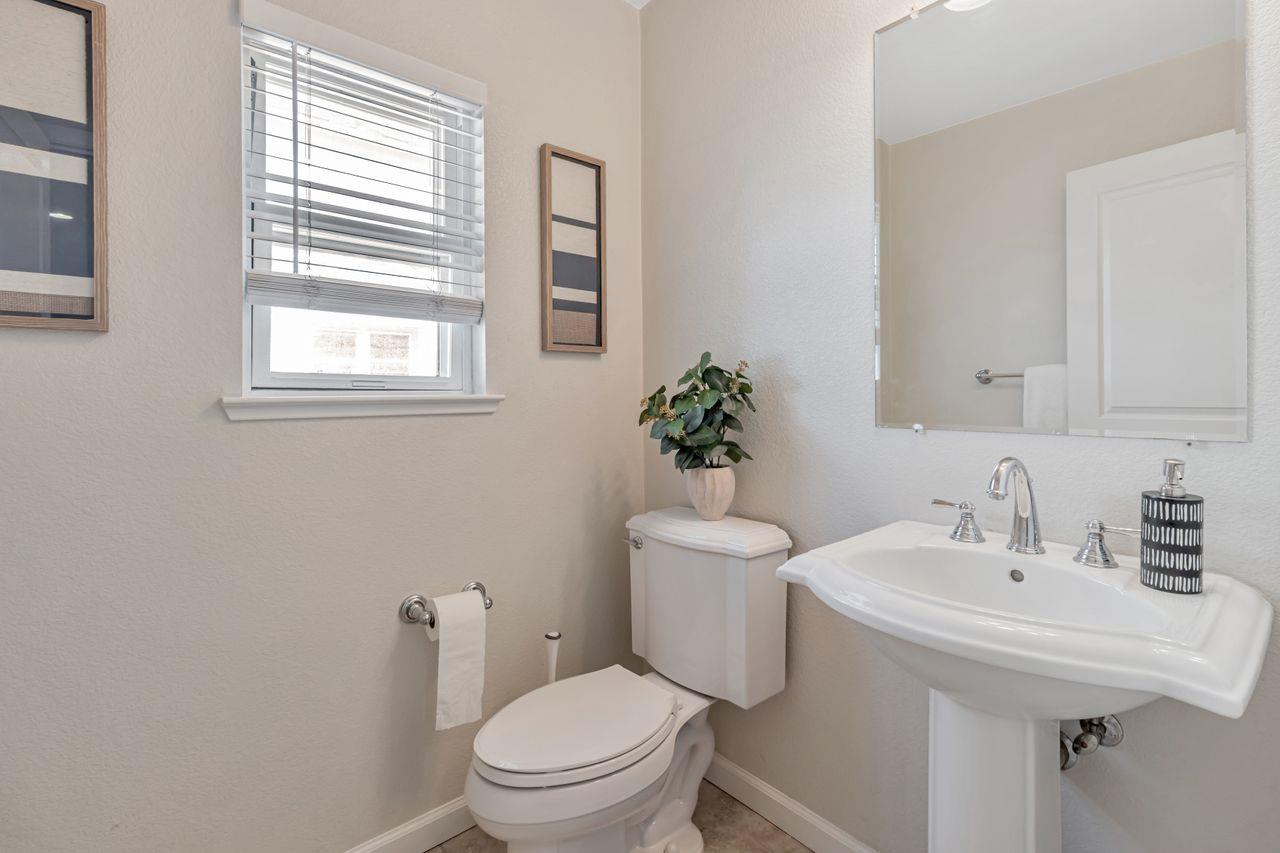 Detail Gallery Image 25 of 31 For 907 Rancho Pl, San Jose,  CA 95126 - 2 Beds | 2/1 Baths