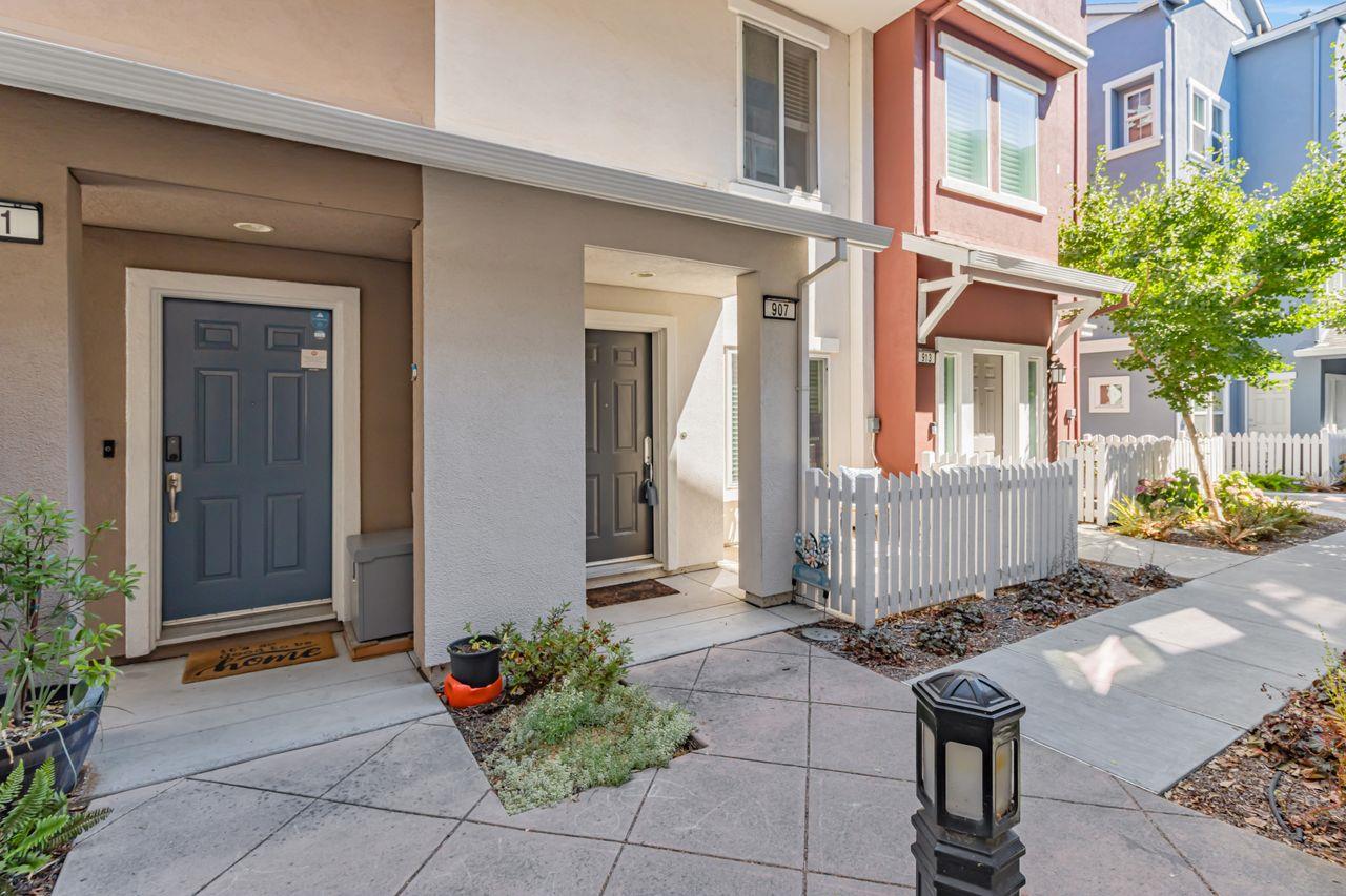 Detail Gallery Image 3 of 31 For 907 Rancho Pl, San Jose,  CA 95126 - 2 Beds | 2/1 Baths