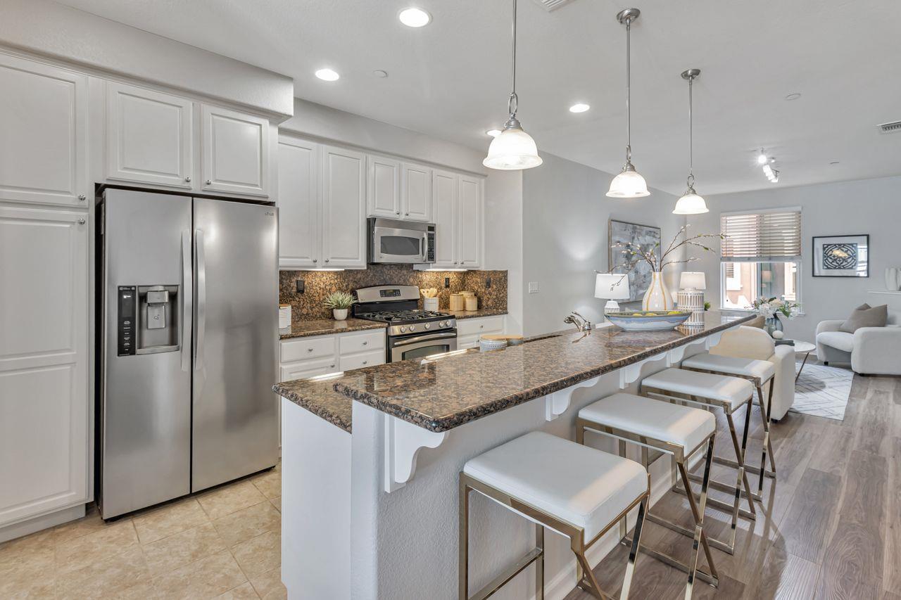 Detail Gallery Image 6 of 31 For 907 Rancho Pl, San Jose,  CA 95126 - 2 Beds | 2/1 Baths