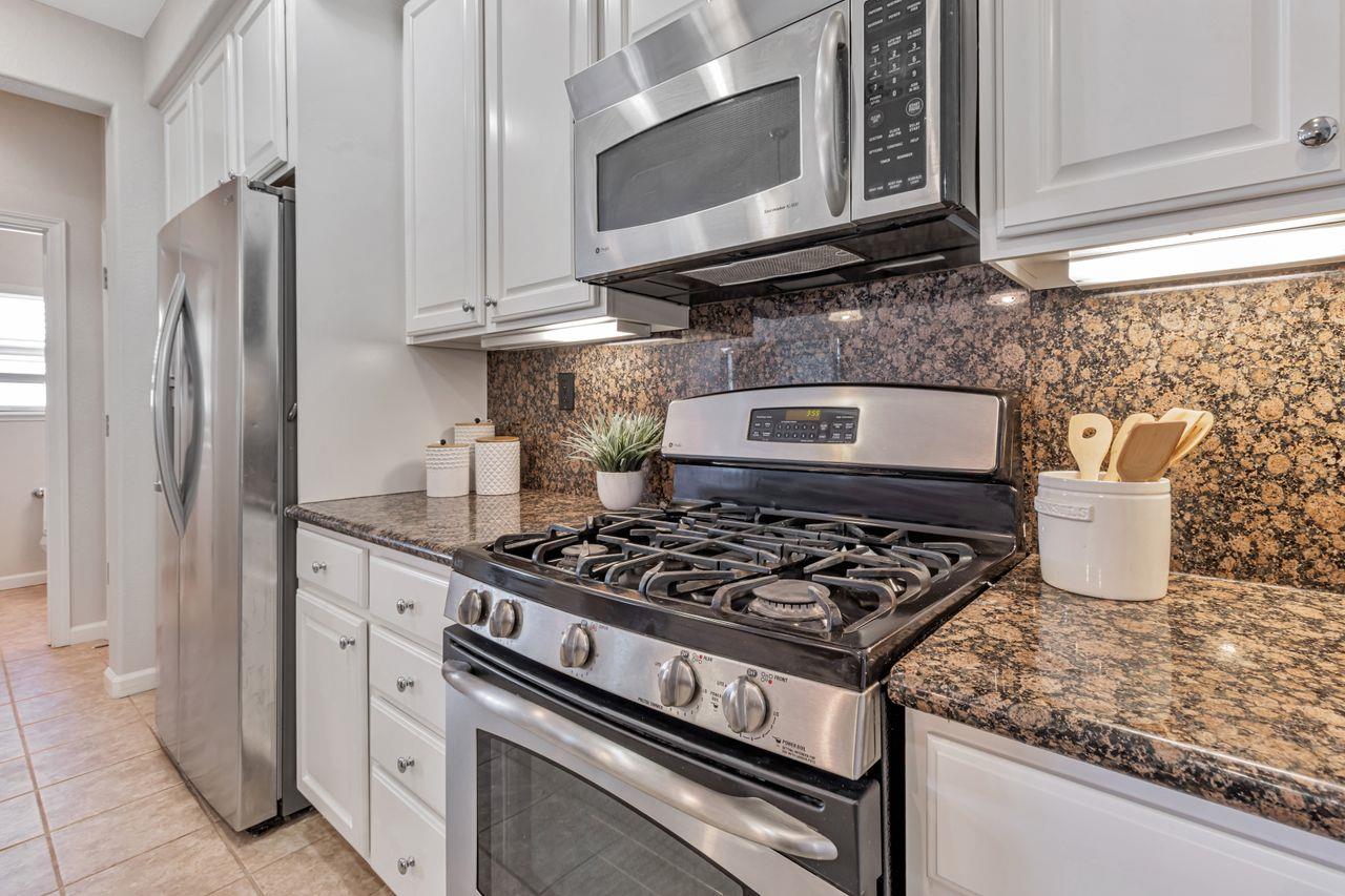 Detail Gallery Image 9 of 31 For 907 Rancho Pl, San Jose,  CA 95126 - 2 Beds | 2/1 Baths