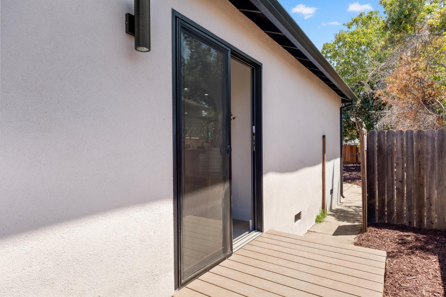 Detail Gallery Image 10 of 50 For 120 Abelia Way, East Palo Alto,  CA 94303 - 3 Beds | 2 Baths