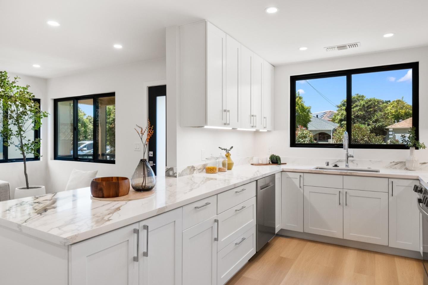 Detail Gallery Image 15 of 50 For 120 Abelia Way, East Palo Alto,  CA 94303 - 3 Beds | 2 Baths
