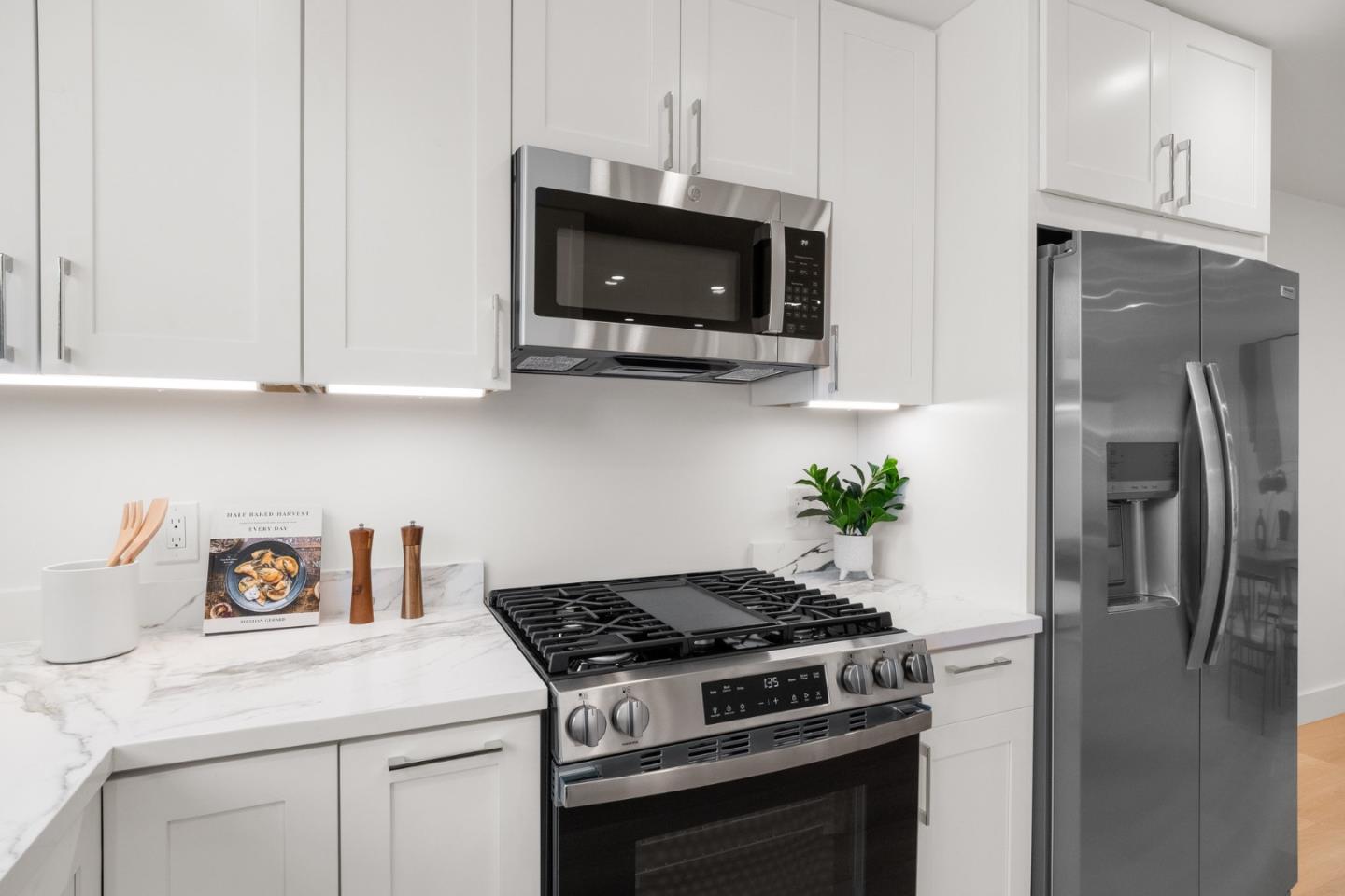 Detail Gallery Image 16 of 50 For 120 Abelia Way, East Palo Alto,  CA 94303 - 3 Beds | 2 Baths