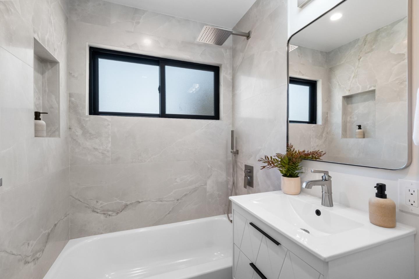 Detail Gallery Image 33 of 50 For 120 Abelia Way, East Palo Alto,  CA 94303 - 3 Beds | 2 Baths