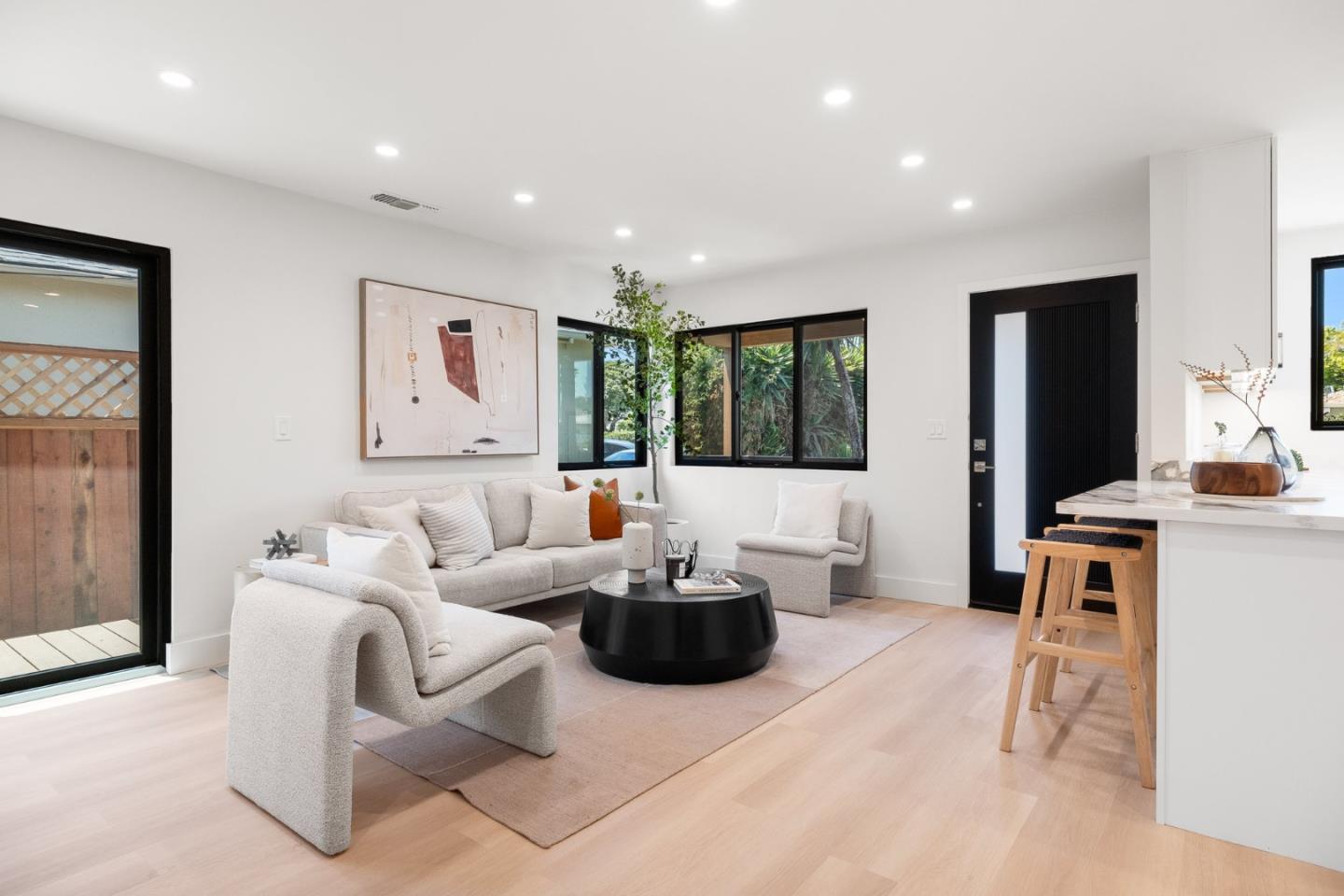 Detail Gallery Image 7 of 50 For 120 Abelia Way, East Palo Alto,  CA 94303 - 3 Beds | 2 Baths