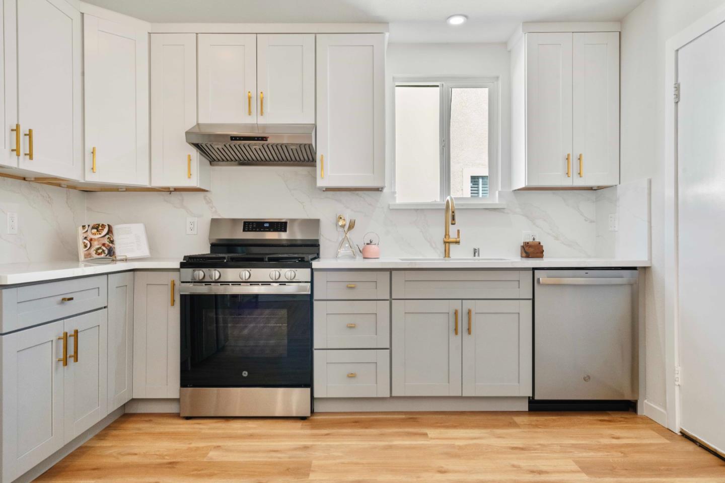 Detail Gallery Image 18 of 57 For 455 Lloyd Ave, San Leandro,  CA 94578 - 3 Beds | 2 Baths