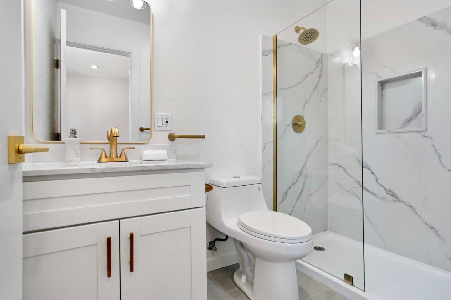 Detail Gallery Image 39 of 57 For 455 Lloyd Ave, San Leandro,  CA 94578 - 3 Beds | 2 Baths