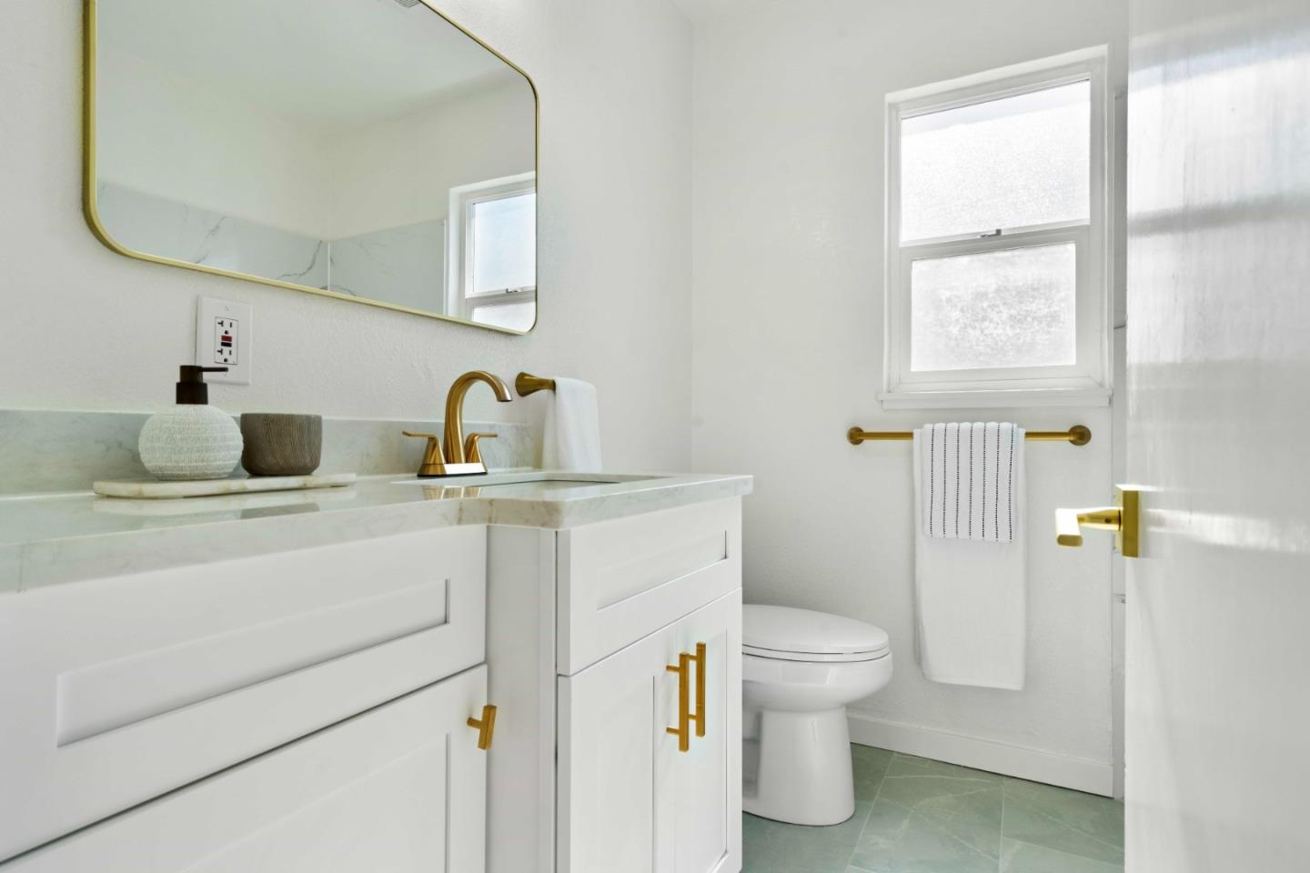 Detail Gallery Image 40 of 57 For 455 Lloyd Ave, San Leandro,  CA 94578 - 3 Beds | 2 Baths