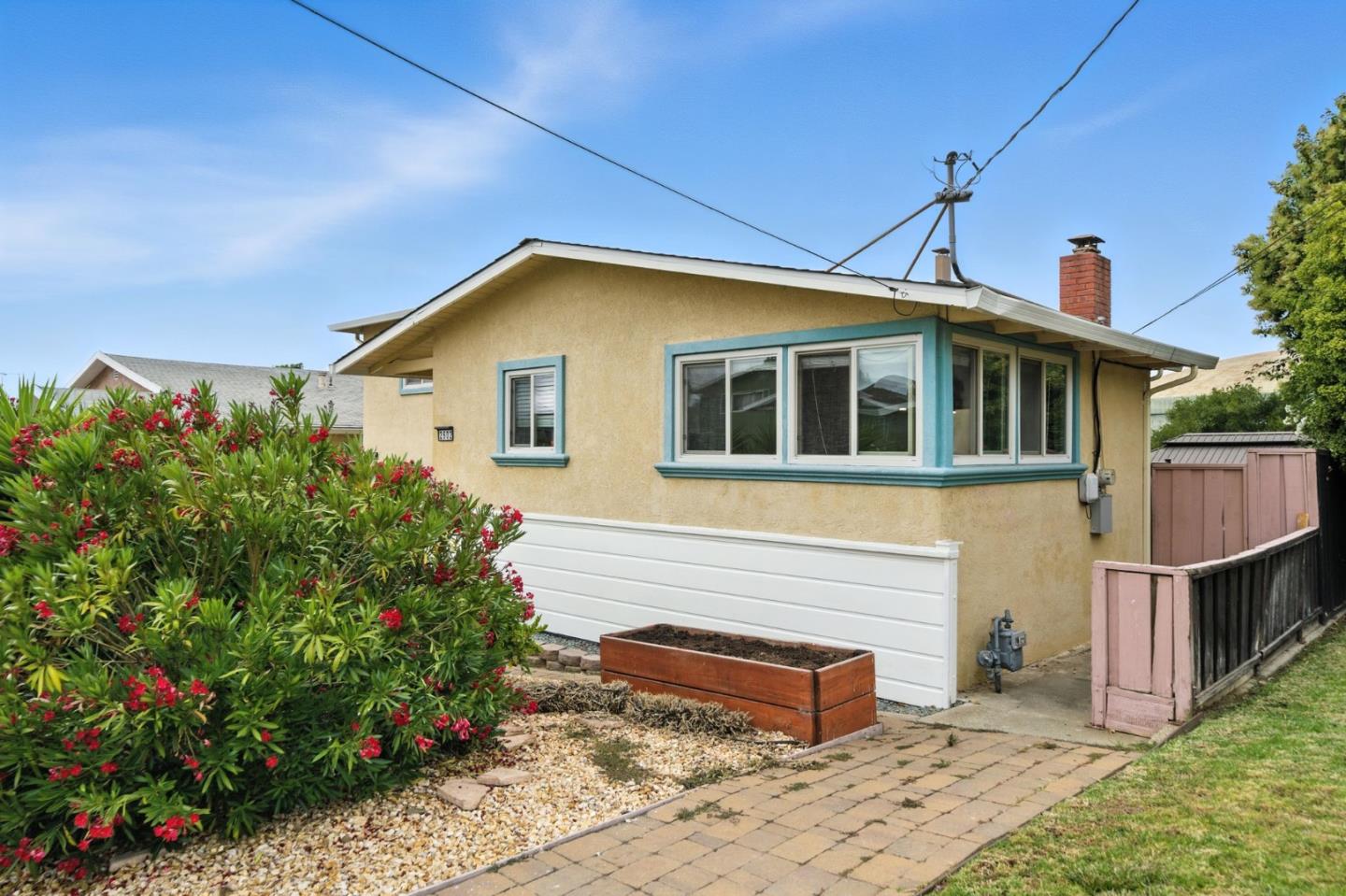 Detail Gallery Image 2 of 37 For 2602 Jacobs St, Hayward,  CA 94541 - 3 Beds | 2/1 Baths