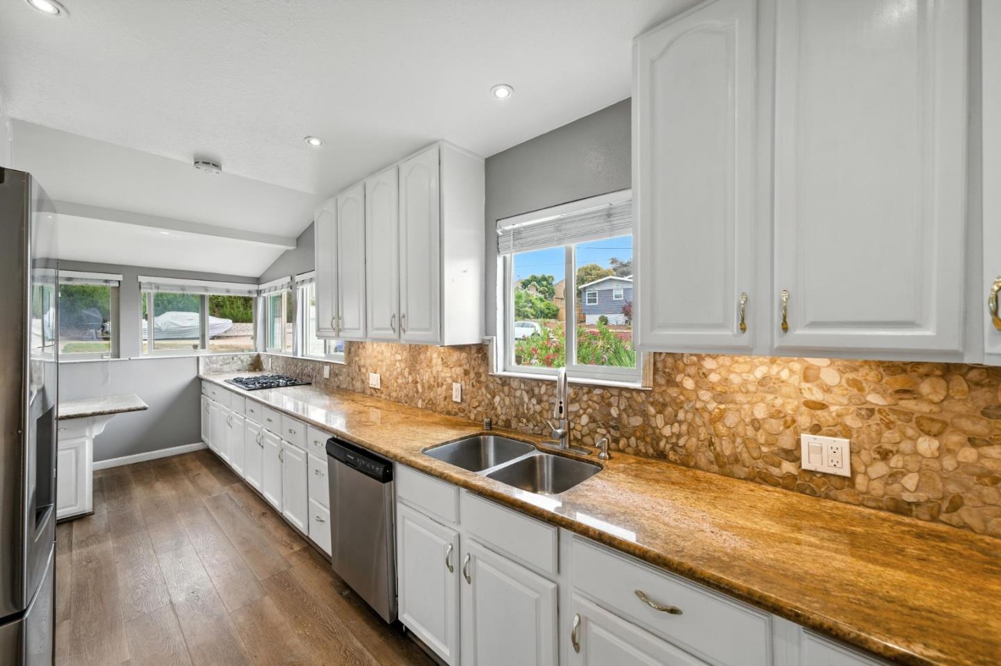 Detail Gallery Image 4 of 37 For 2602 Jacobs St, Hayward,  CA 94541 - 3 Beds | 2/1 Baths