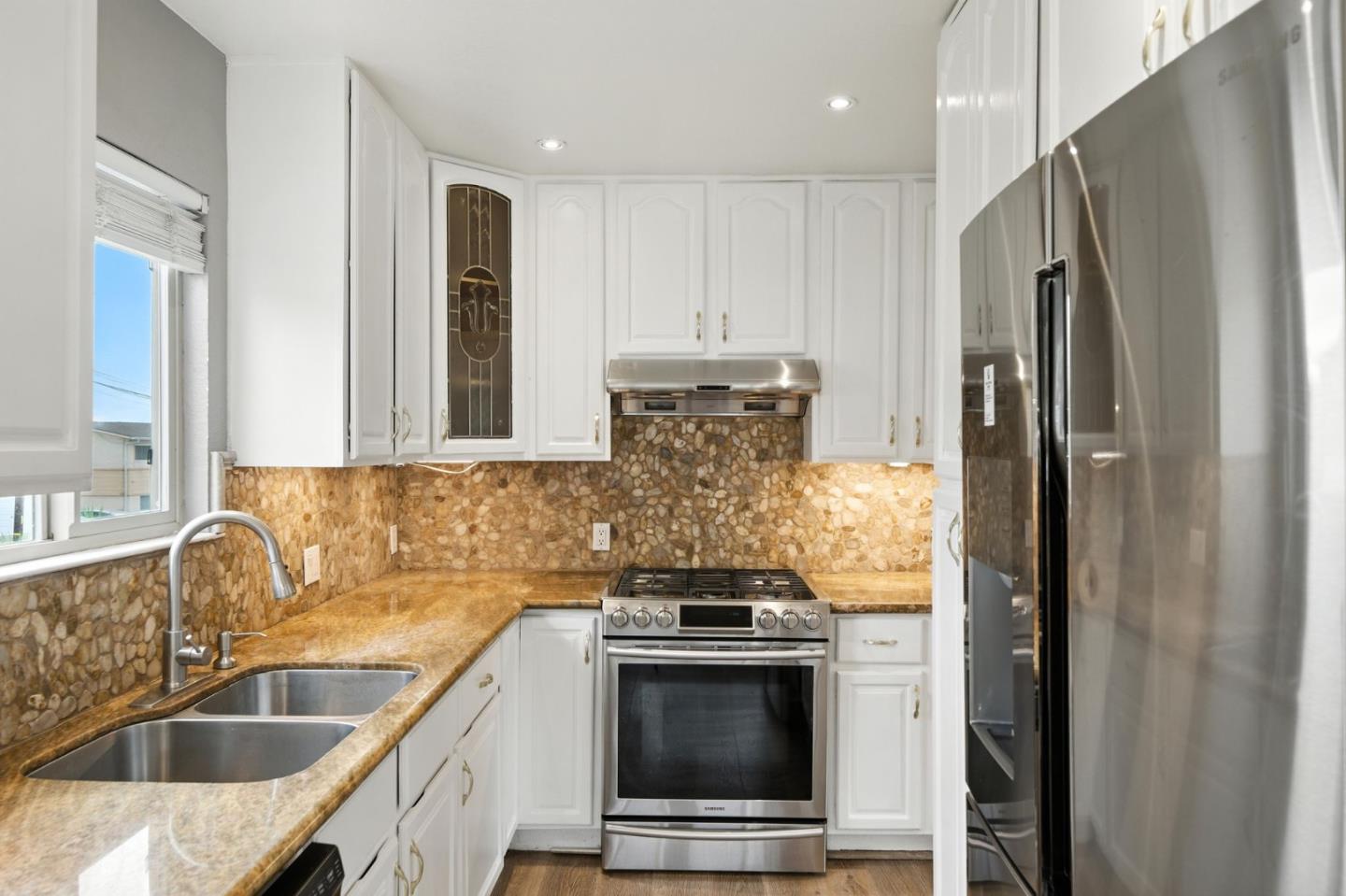 Detail Gallery Image 5 of 37 For 2602 Jacobs St, Hayward,  CA 94541 - 3 Beds | 2/1 Baths