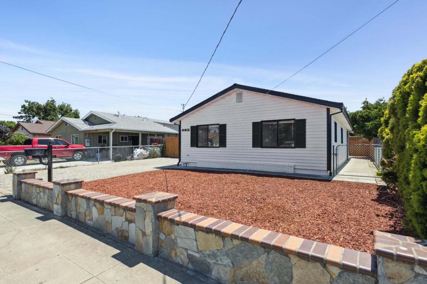 Detail Gallery Image 4 of 44 For 4412 Millard Ave, Fremont,  CA 94538 - 4 Beds | 2 Baths