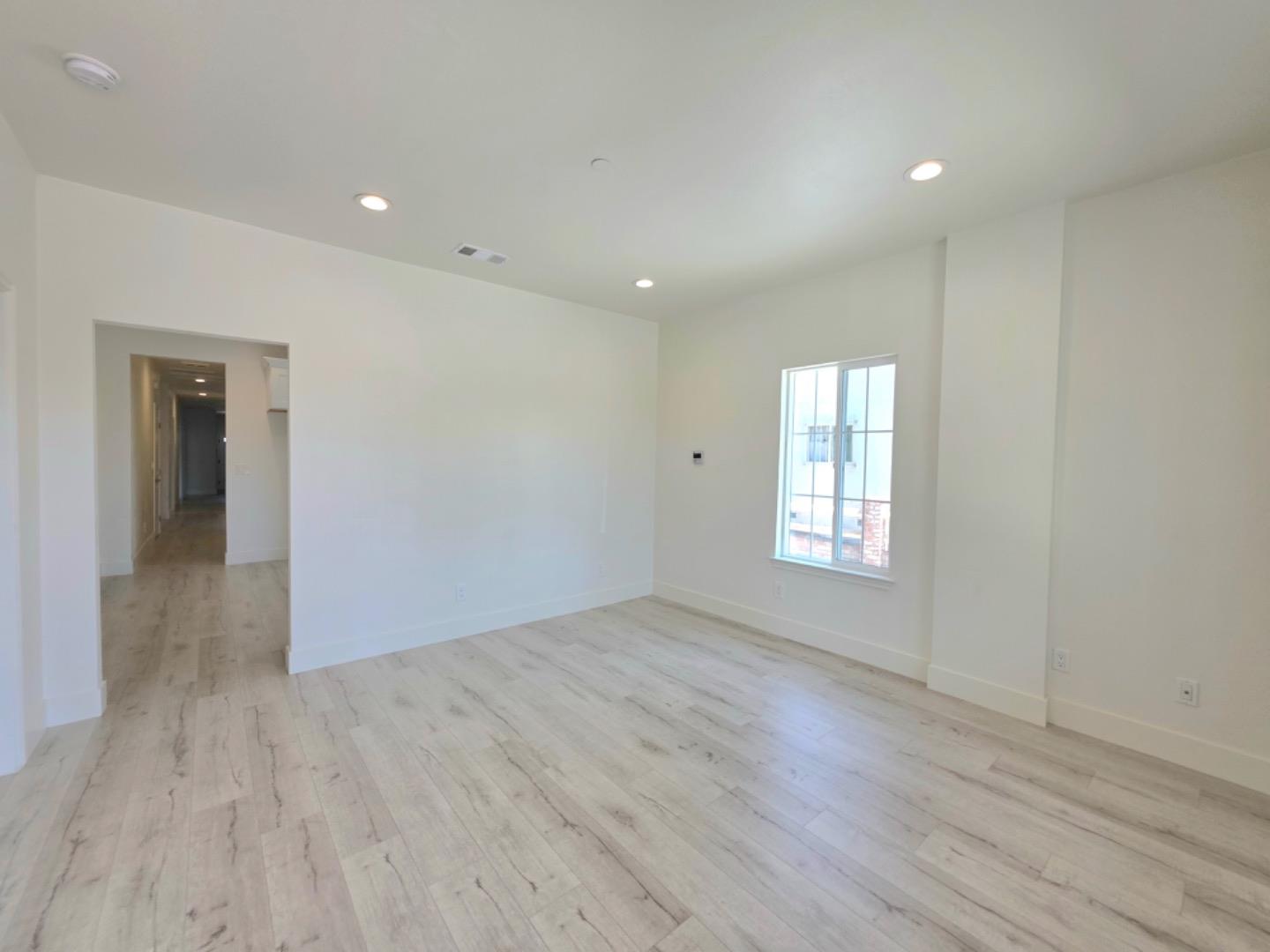Detail Gallery Image 4 of 9 For 3405 E Hills Dr, San Jose,  CA 95127 - 7 Beds | 6 Baths