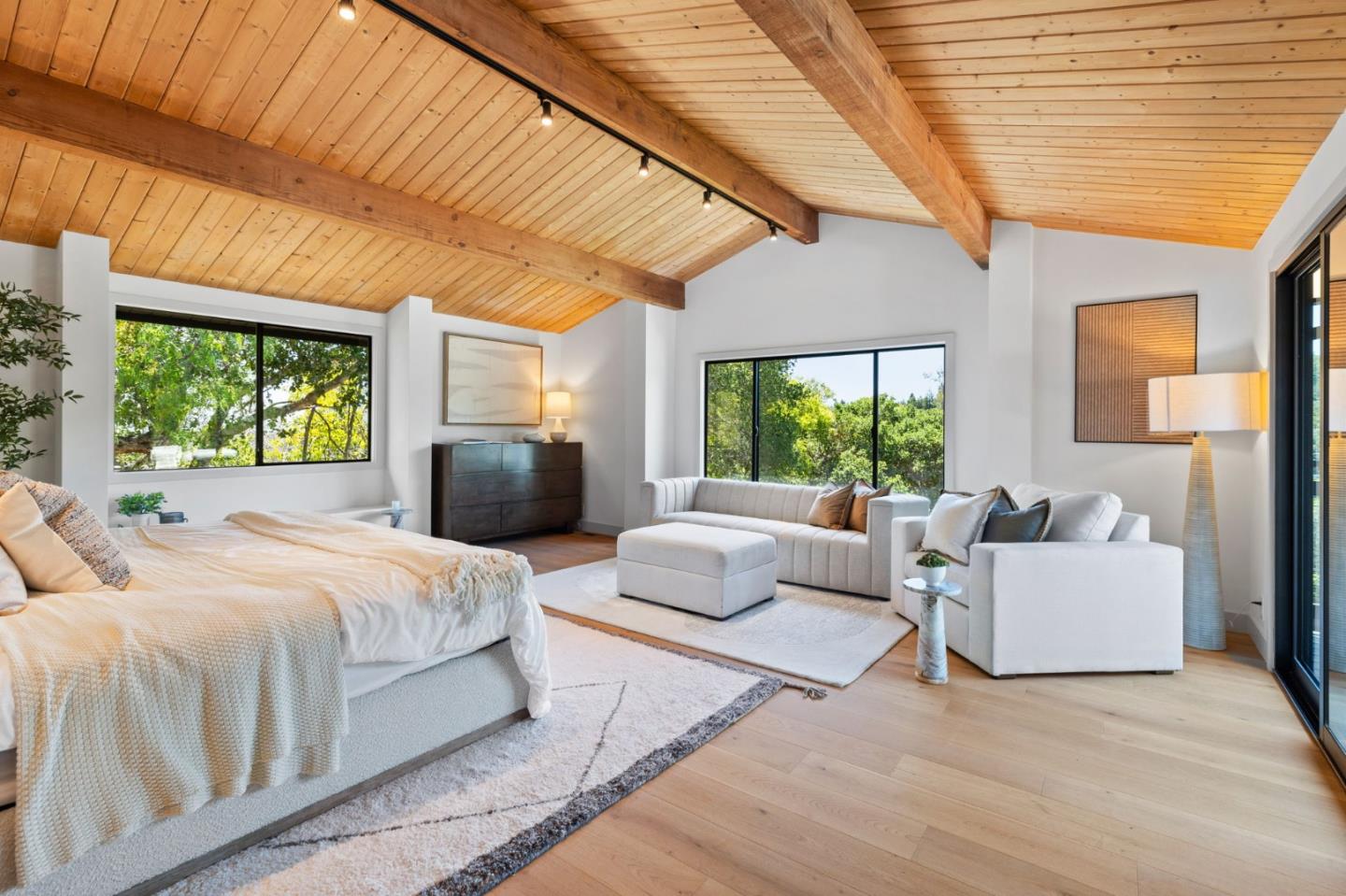 Detail Gallery Image 15 of 36 For 522 Summit Dr, Redwood City,  CA 94062 - 4 Beds | 3/1 Baths