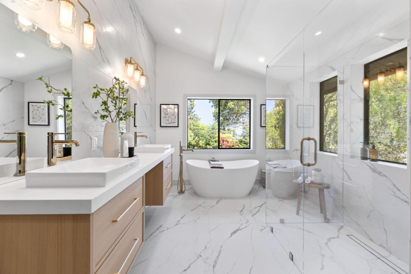 Detail Gallery Image 16 of 36 For 522 Summit Dr, Redwood City,  CA 94062 - 4 Beds | 3/1 Baths
