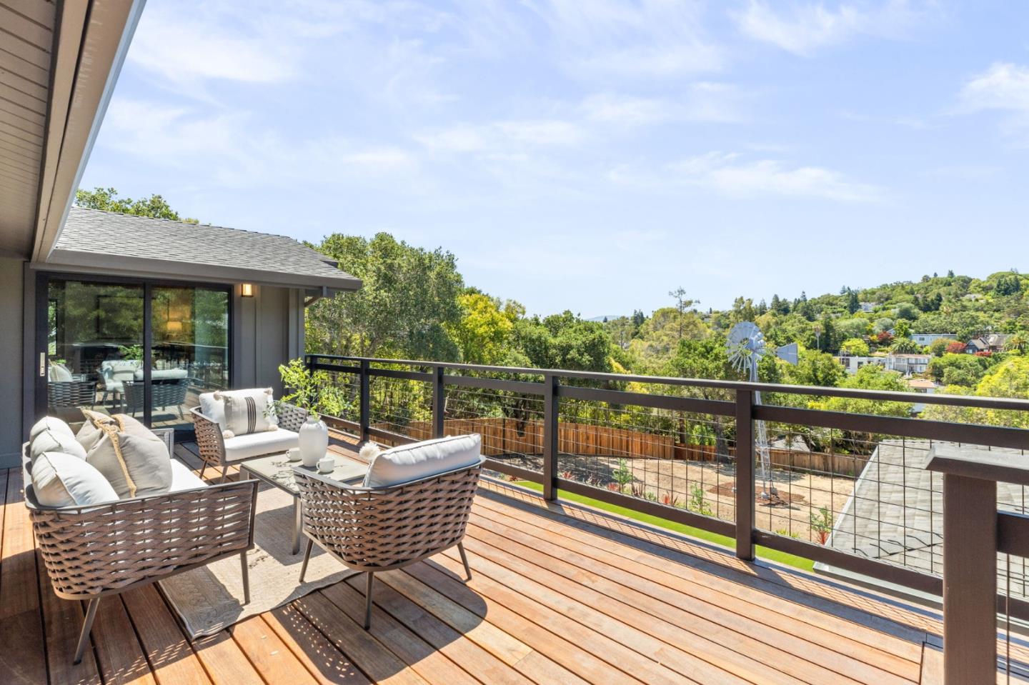 Detail Gallery Image 19 of 36 For 522 Summit Dr, Redwood City,  CA 94062 - 4 Beds | 3/1 Baths