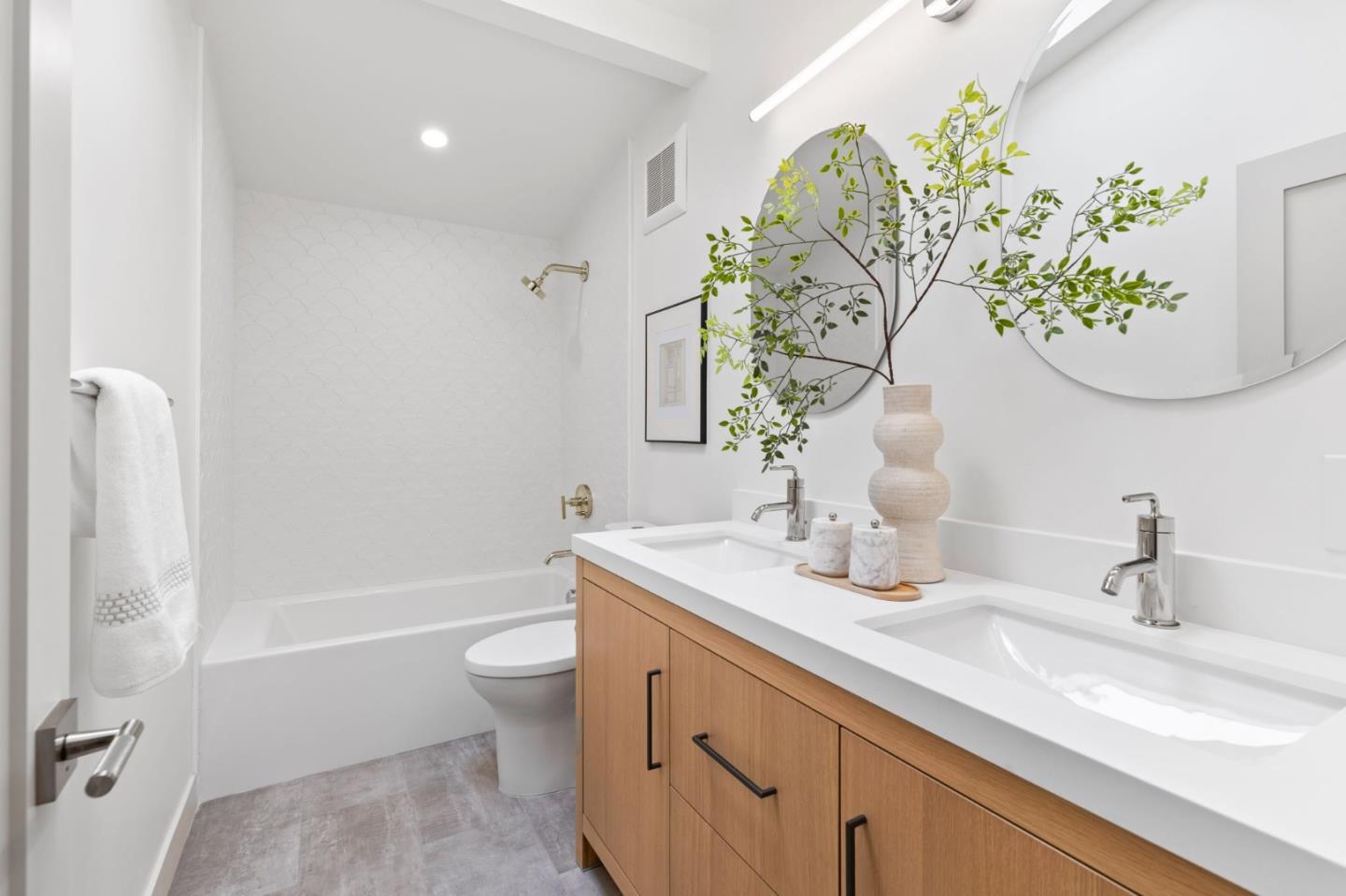 Detail Gallery Image 21 of 36 For 522 Summit Dr, Redwood City,  CA 94062 - 4 Beds | 3/1 Baths