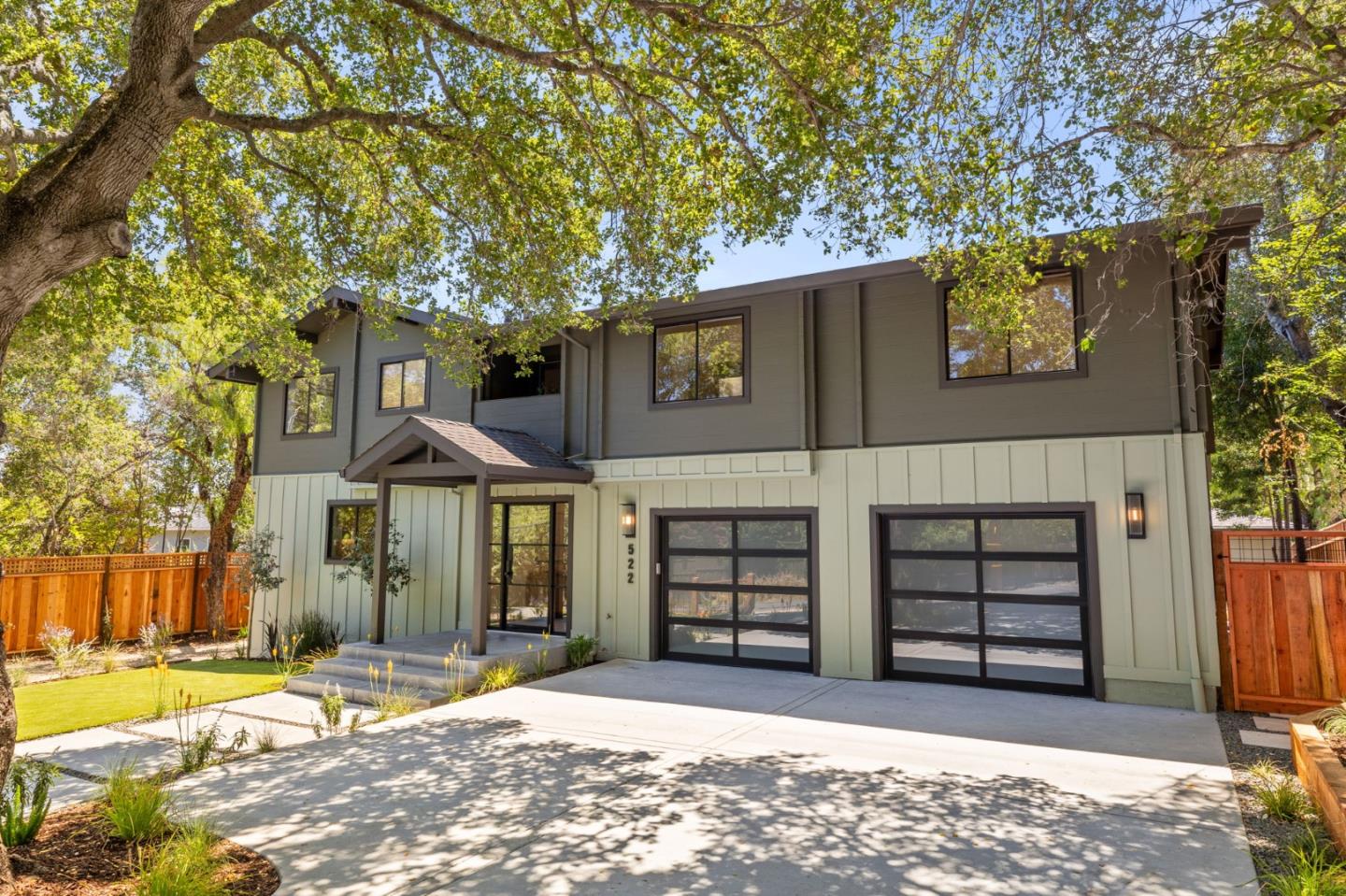 Detail Gallery Image 3 of 36 For 522 Summit Dr, Redwood City,  CA 94062 - 4 Beds | 3/1 Baths