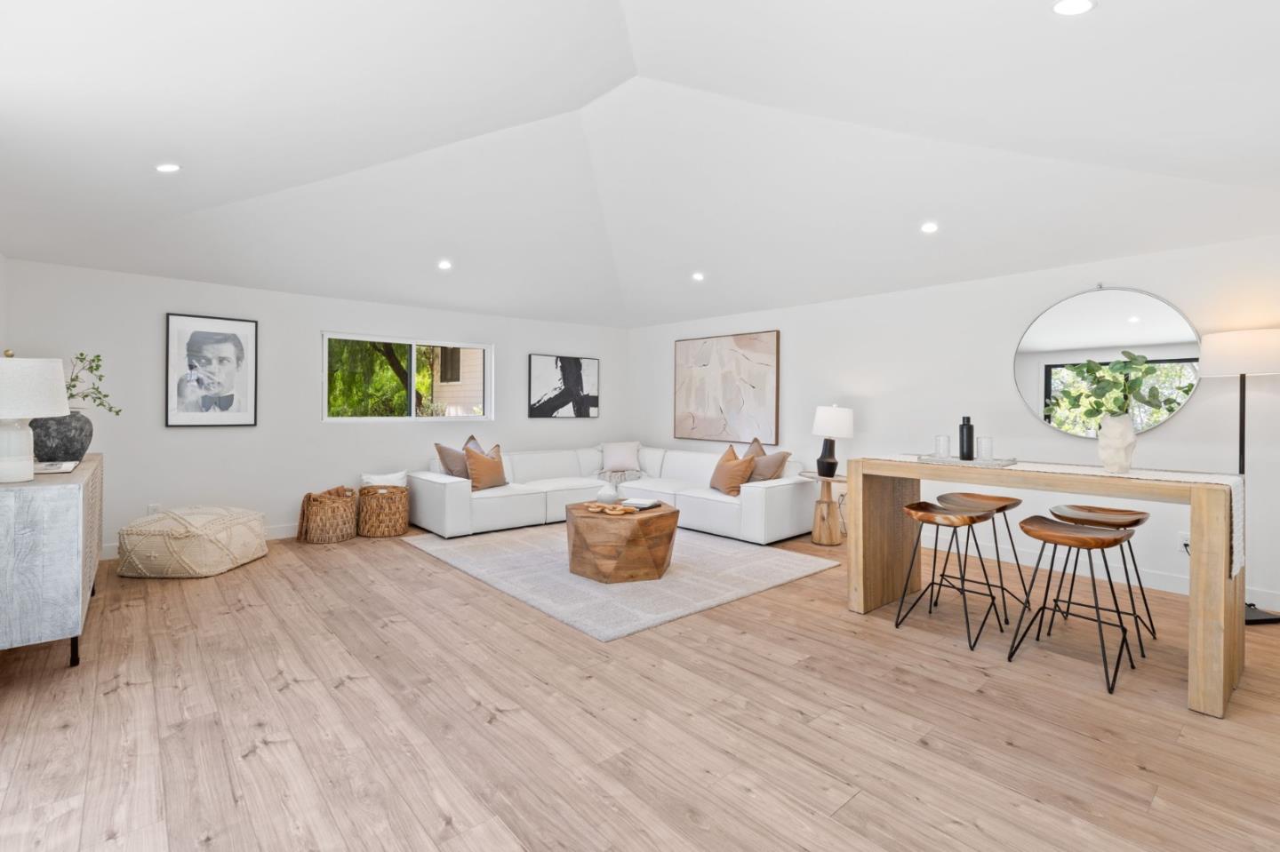 Detail Gallery Image 30 of 36 For 522 Summit Dr, Redwood City,  CA 94062 - 4 Beds | 3/1 Baths
