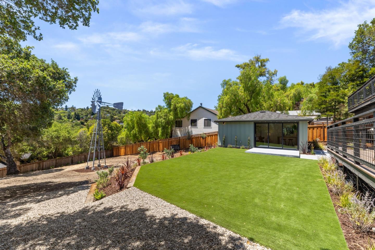 Detail Gallery Image 38 of 42 For 522 Summit Dr, Redwood City,  CA 94062 - 4 Beds | 3/1 Baths