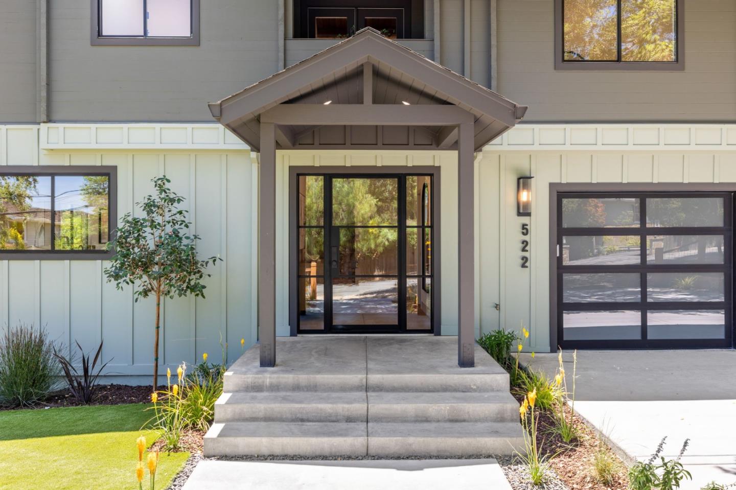 Detail Gallery Image 4 of 36 For 522 Summit Dr, Redwood City,  CA 94062 - 4 Beds | 3/1 Baths