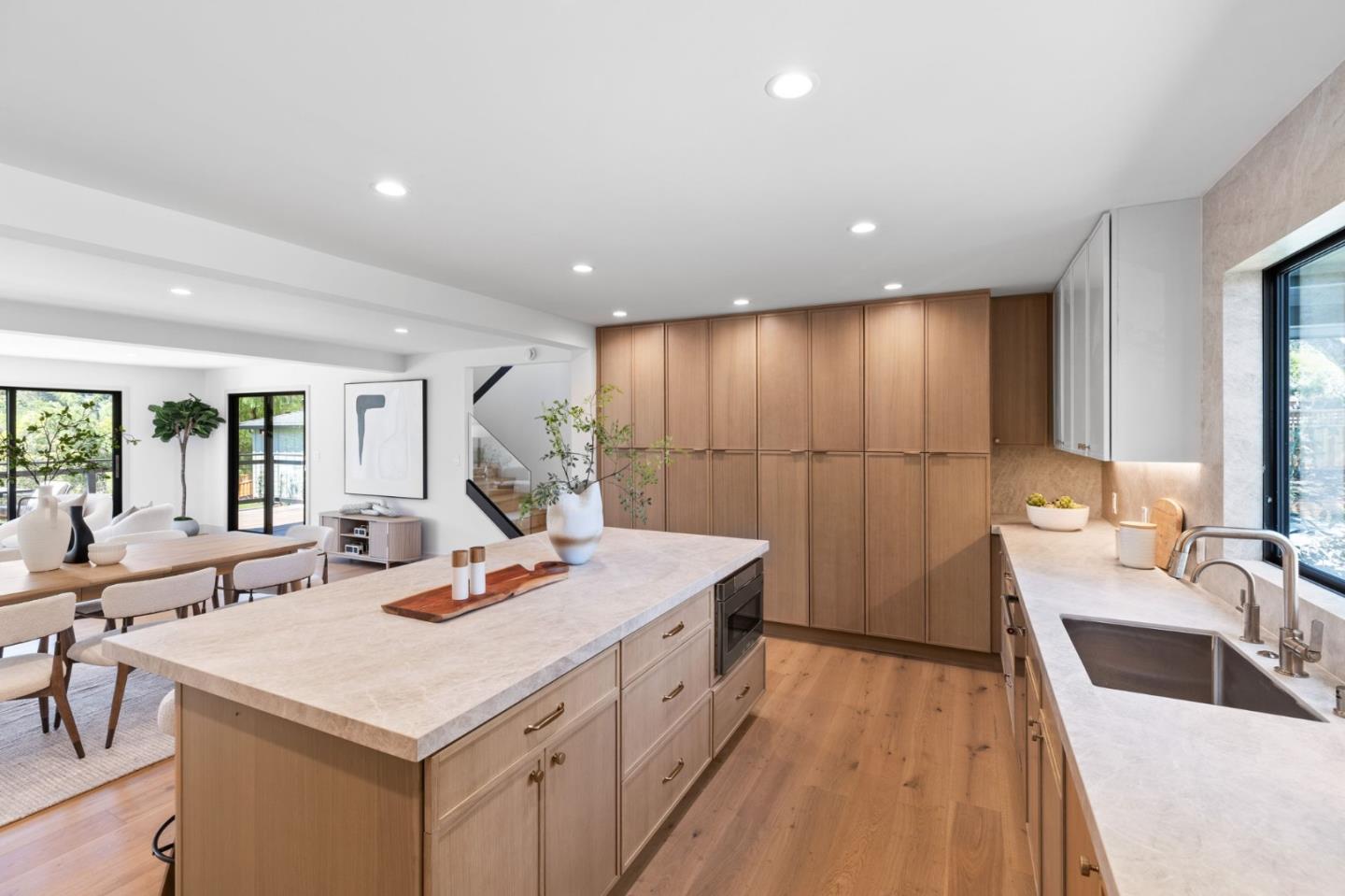 Detail Gallery Image 8 of 36 For 522 Summit Dr, Redwood City,  CA 94062 - 4 Beds | 3/1 Baths