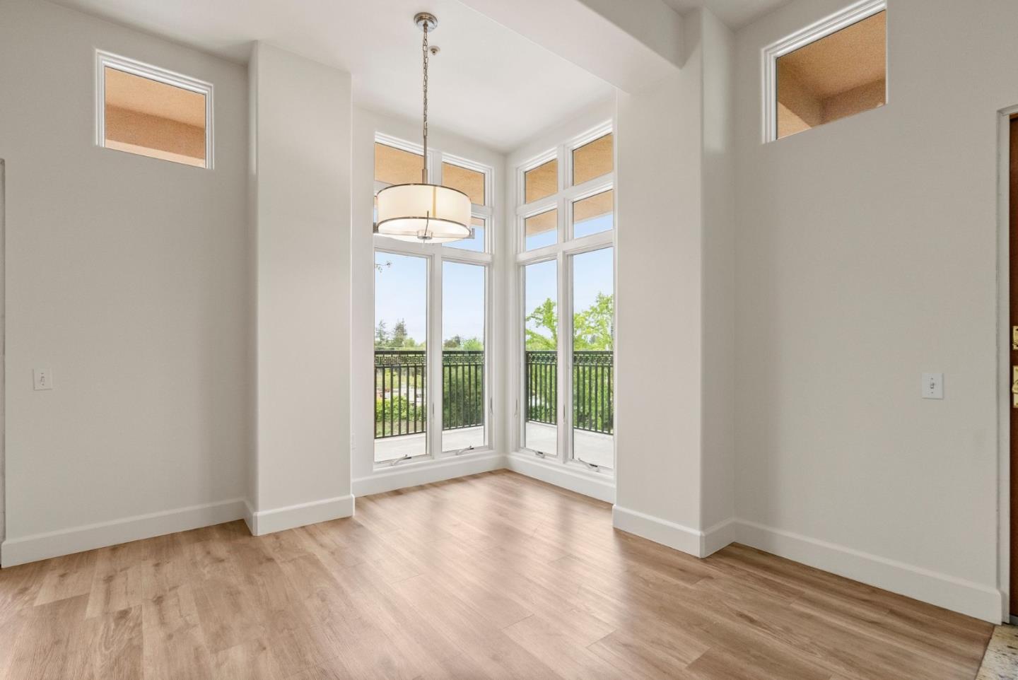 Detail Gallery Image 13 of 38 For 200 Sheridan #304,  Palo Alto,  CA 94306 - 2 Beds | 2 Baths