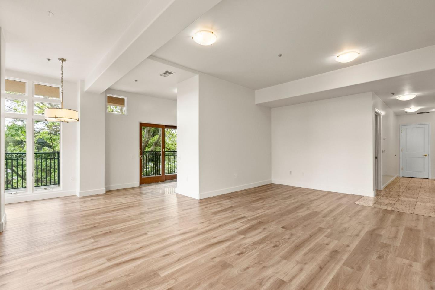 Detail Gallery Image 14 of 38 For 200 Sheridan #304,  Palo Alto,  CA 94306 - 2 Beds | 2 Baths